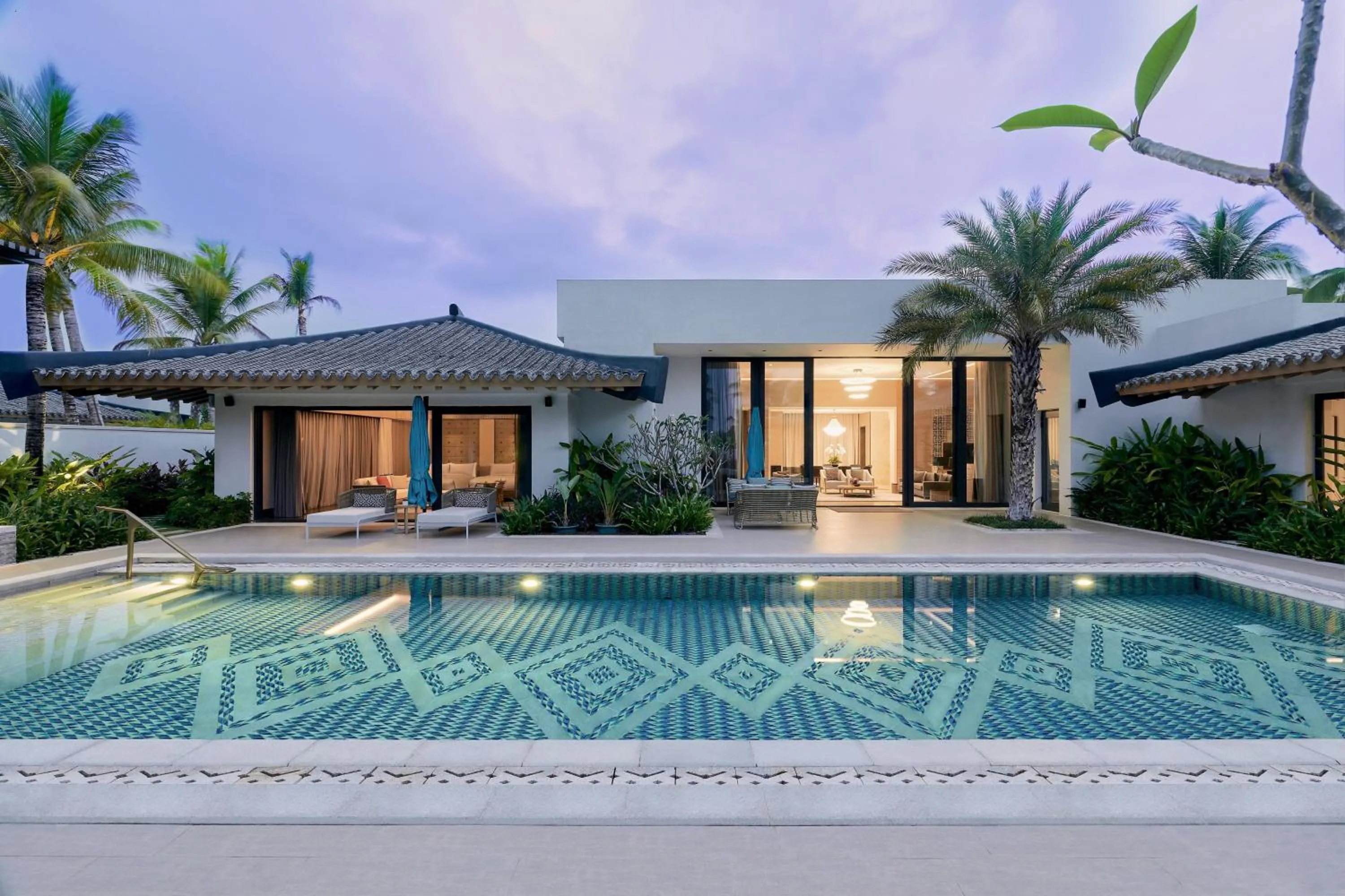 Day in Capella Tufu Bay, Hainan