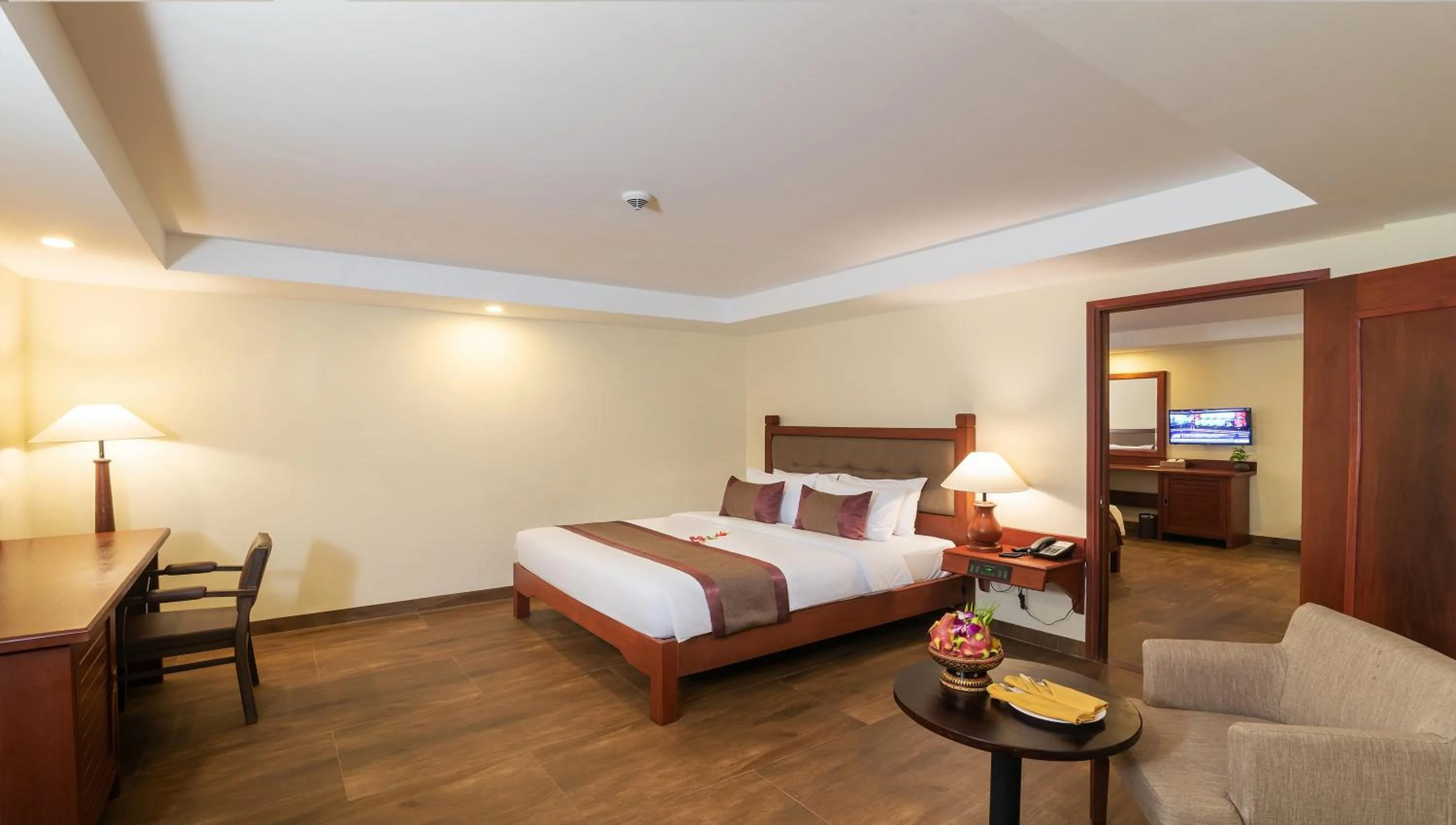 Family, Bed in Hotel De La Renaissance