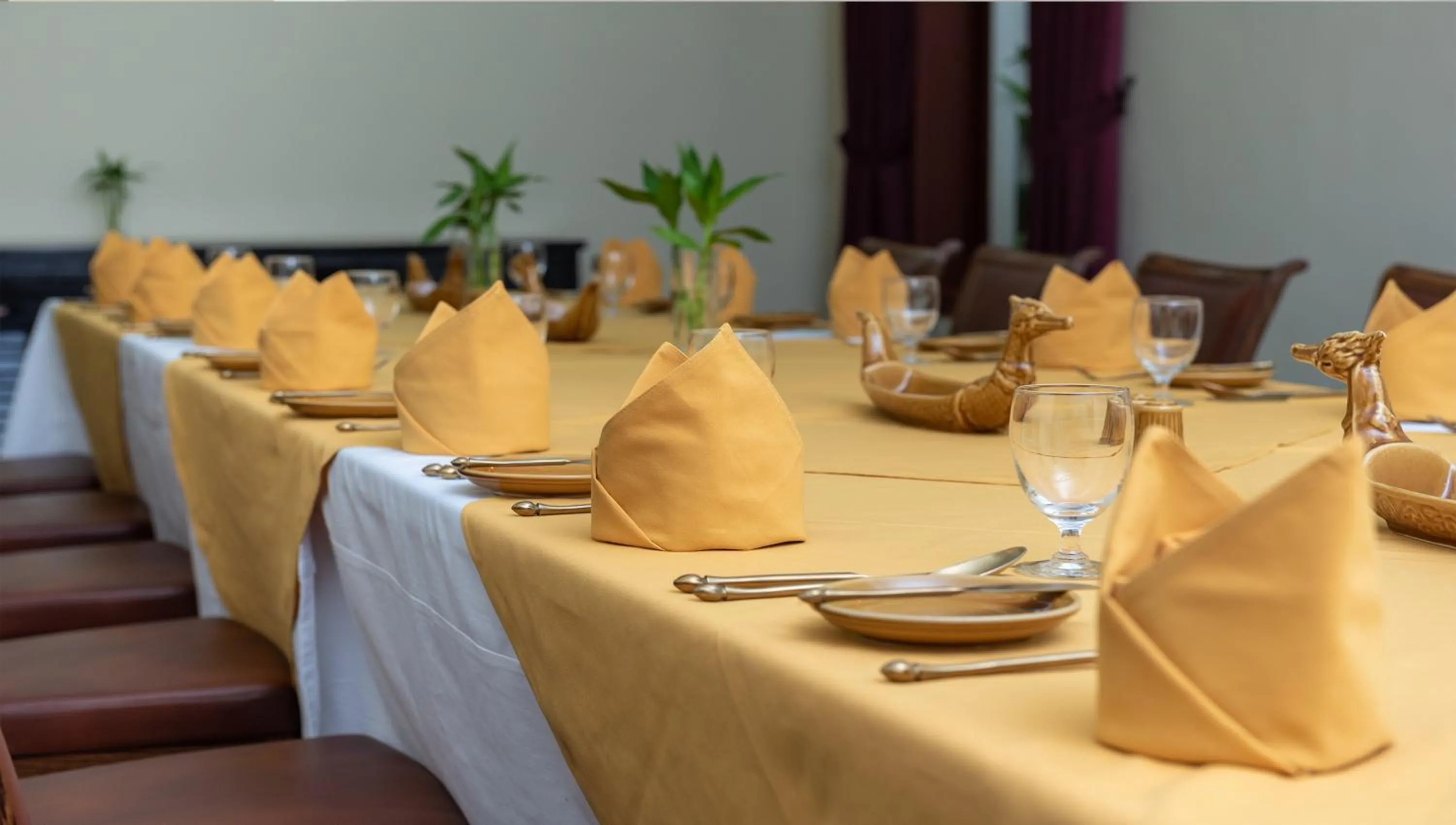 Restaurant/places to eat in Hotel De La Renaissance