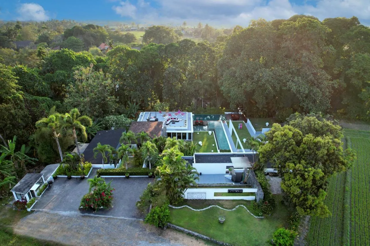 Endless Memories for Large Groups in Private Jungle Retreat
