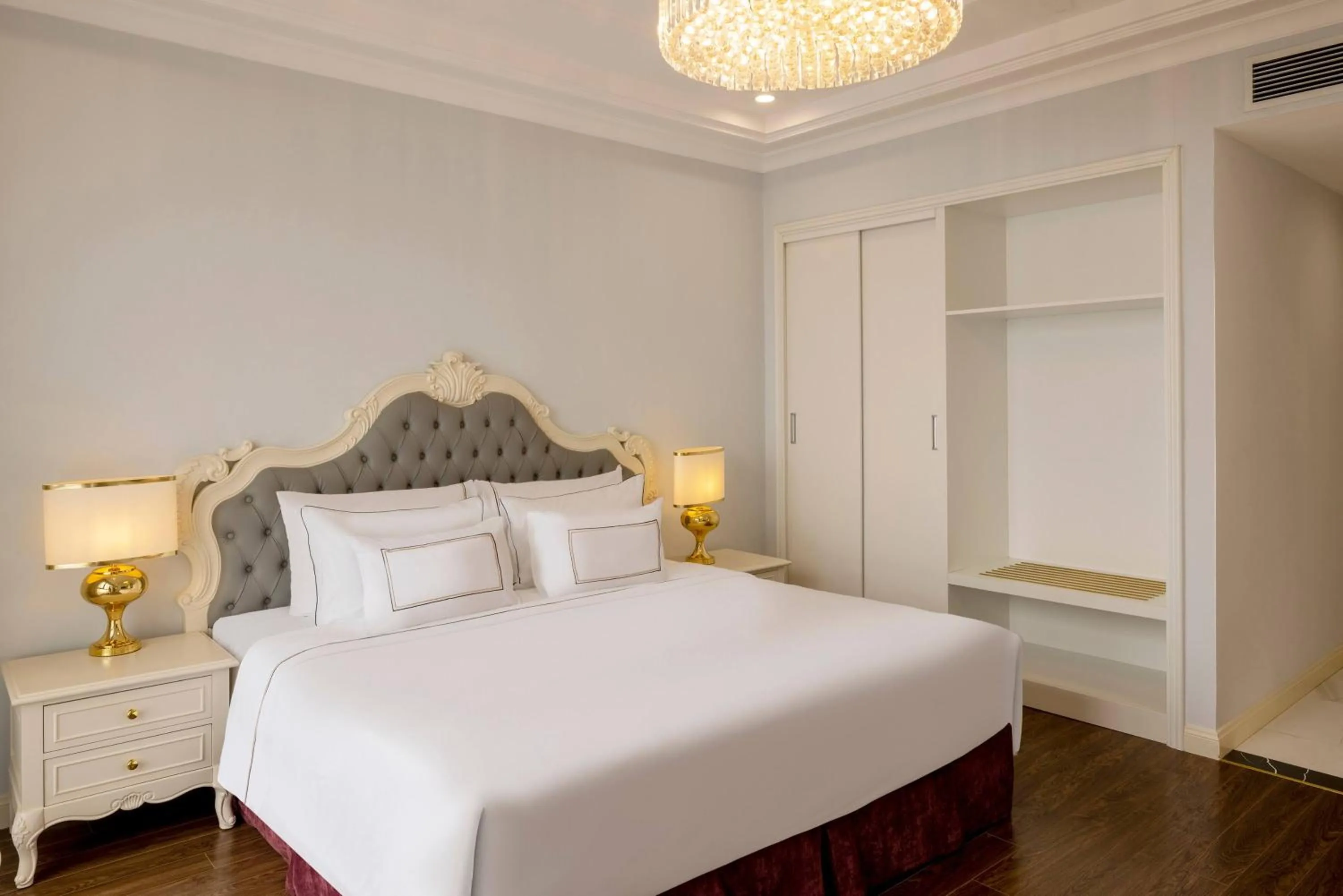 Bed in Meliá Vinpearl Phu Ly