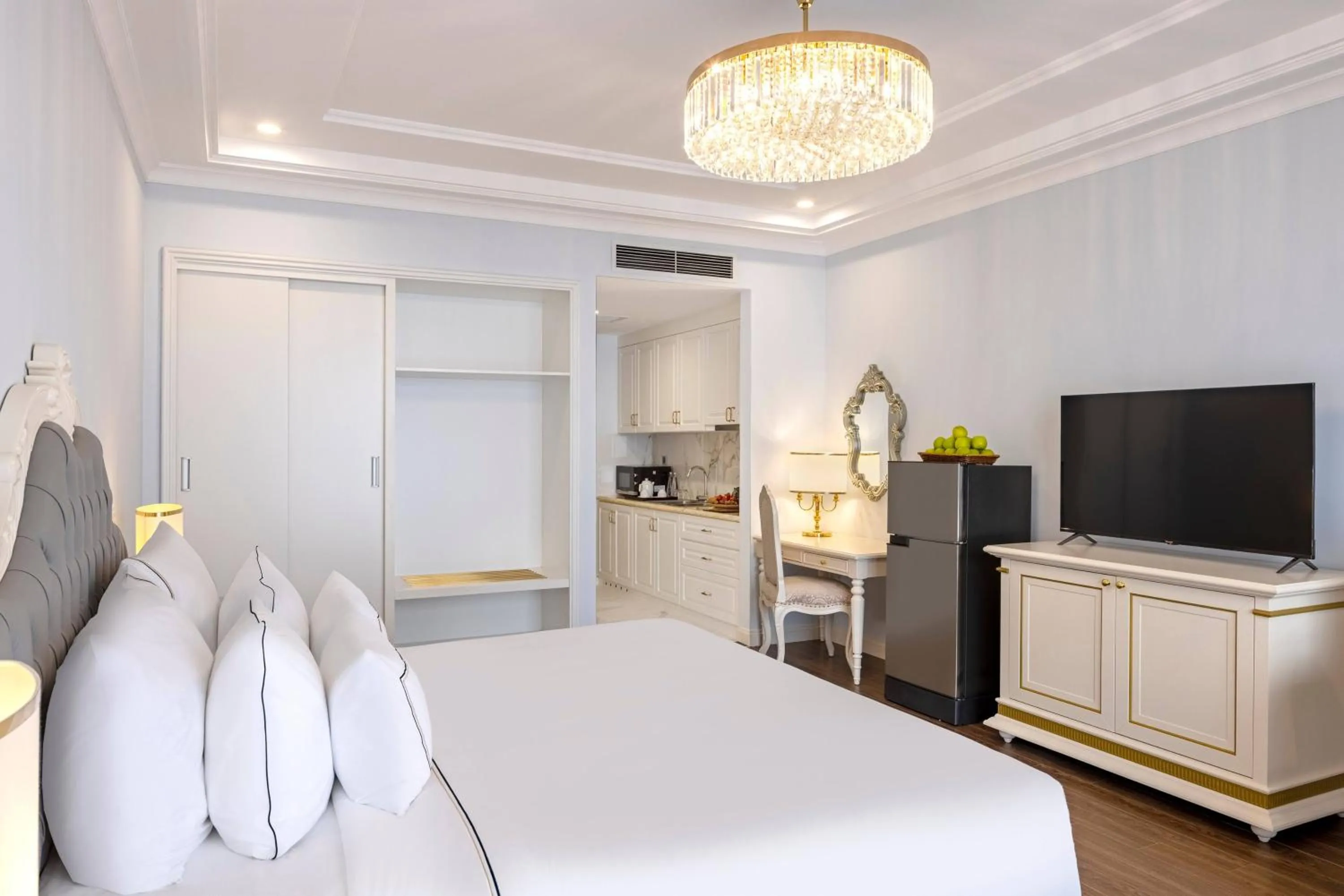 Property building, Bed in Meliá Vinpearl Phu Ly