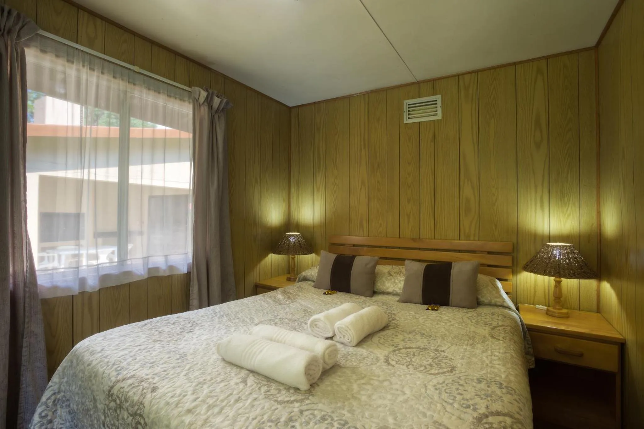 Bed in Merry Pebbles Resort