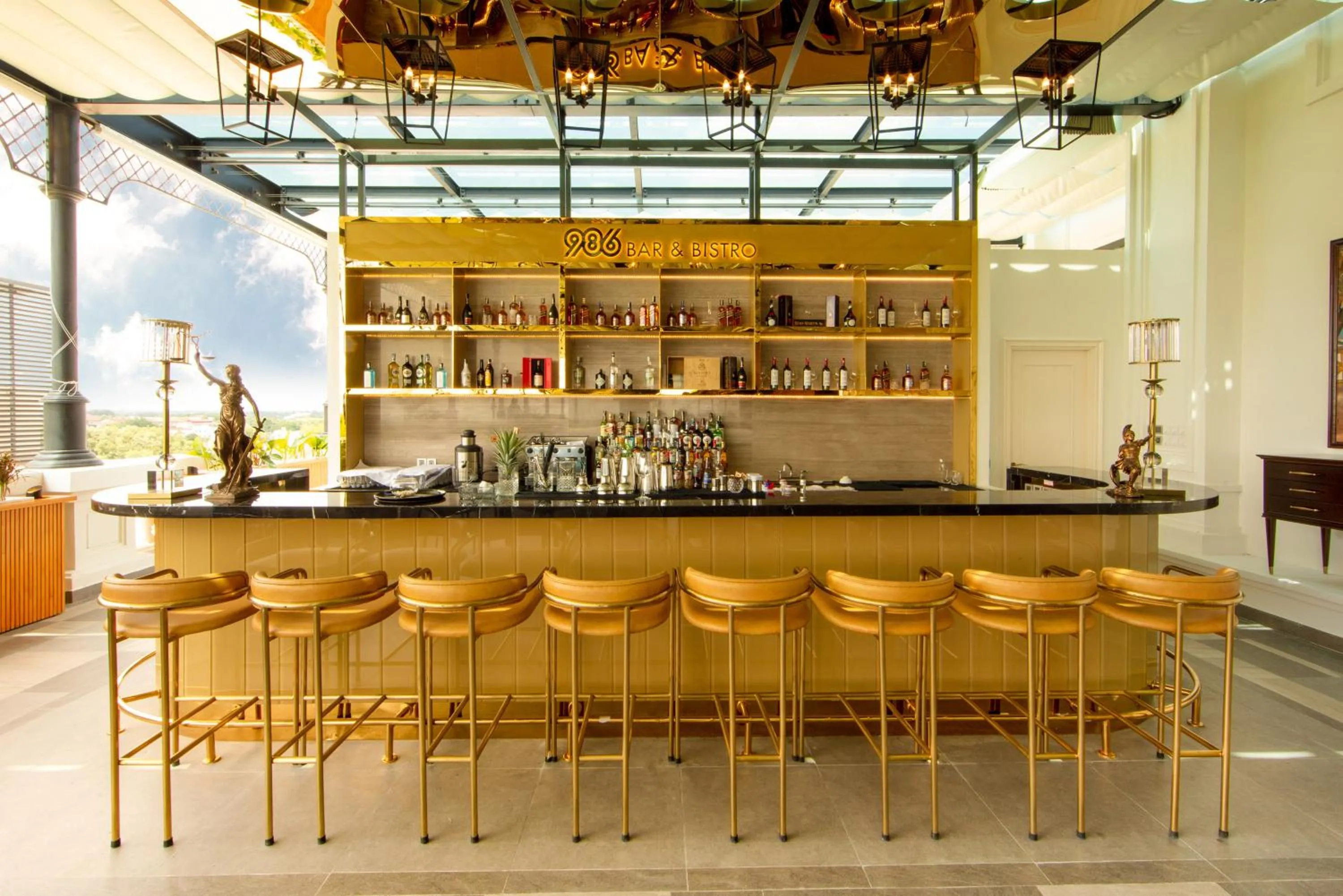 Lounge or bar in Melia Vinpearl Tay Ninh