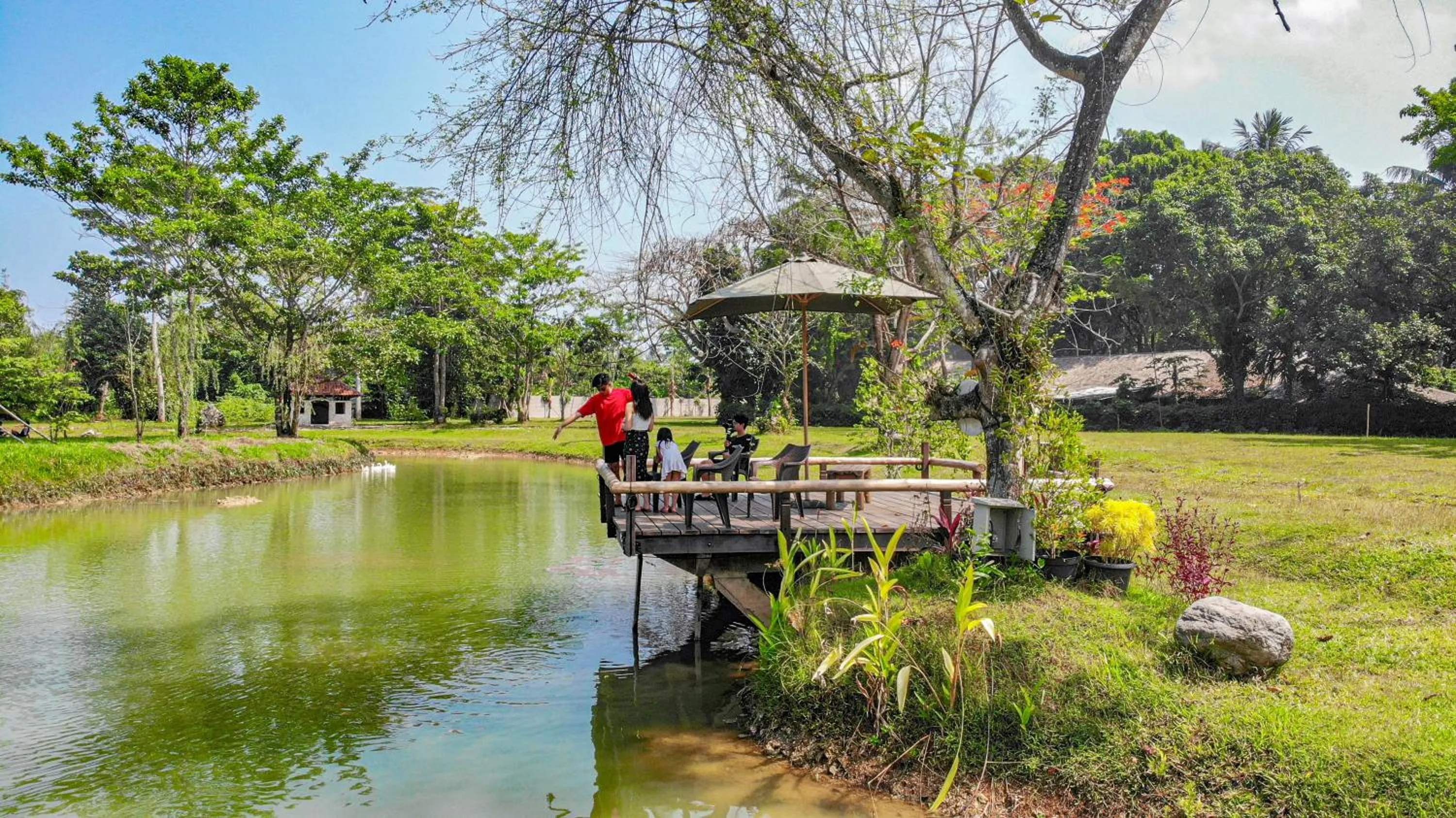 Lake view in Mutiara Carita Cottages