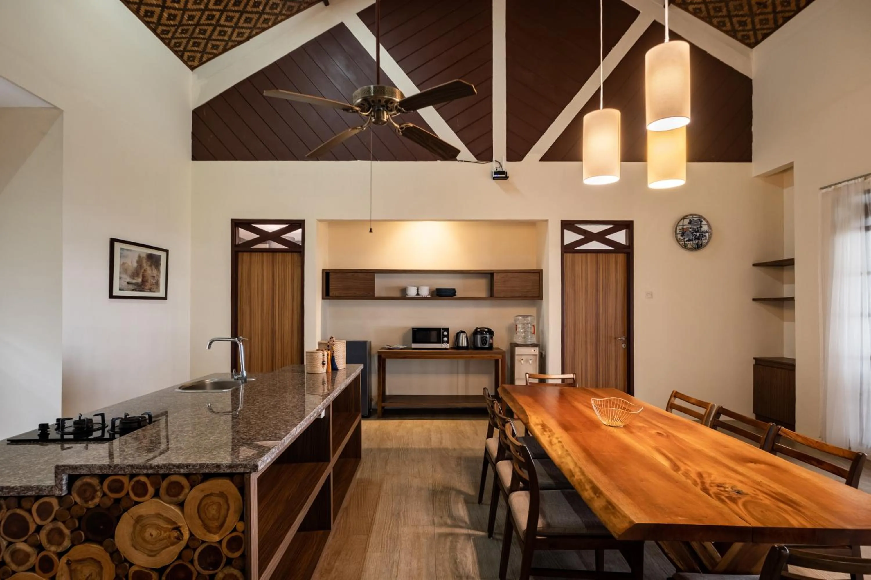 Kitchen or kitchenette in Mutiara Carita Cottages