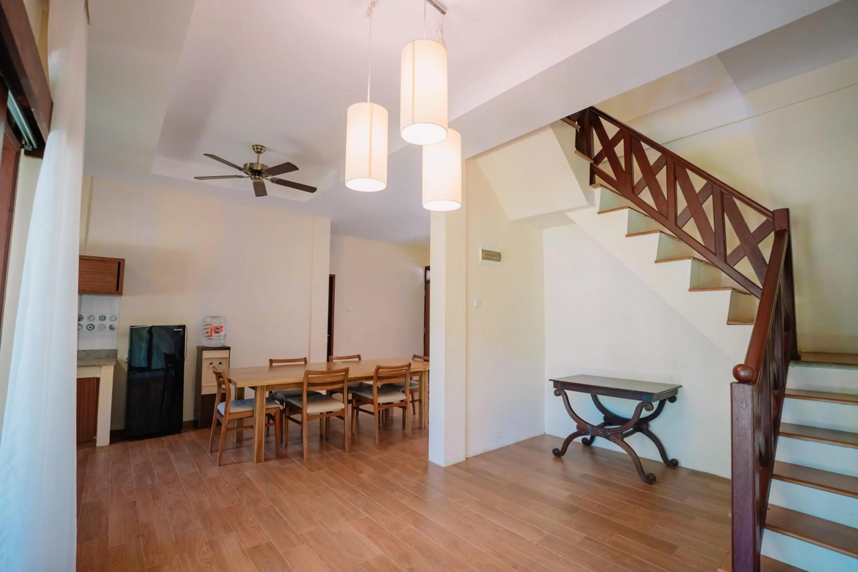 Dining area in Mutiara Carita Cottages