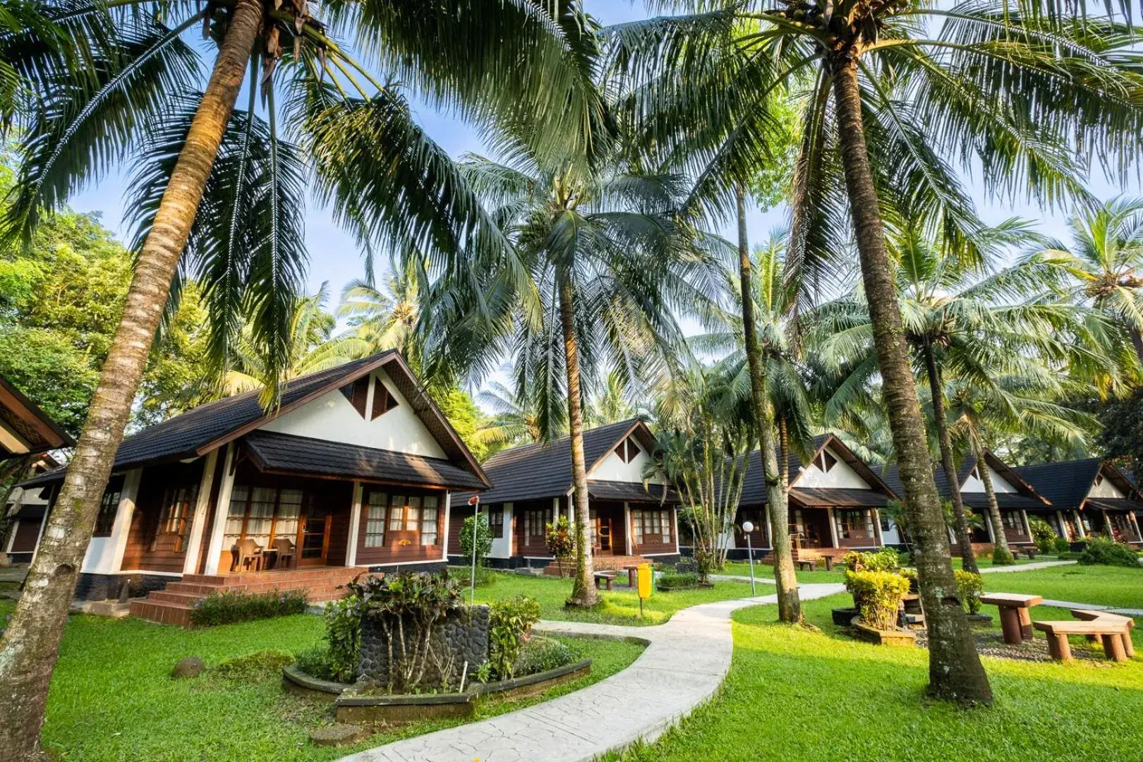 Property building in Mutiara Carita Cottages Property building in Mutiara Carita Cottages