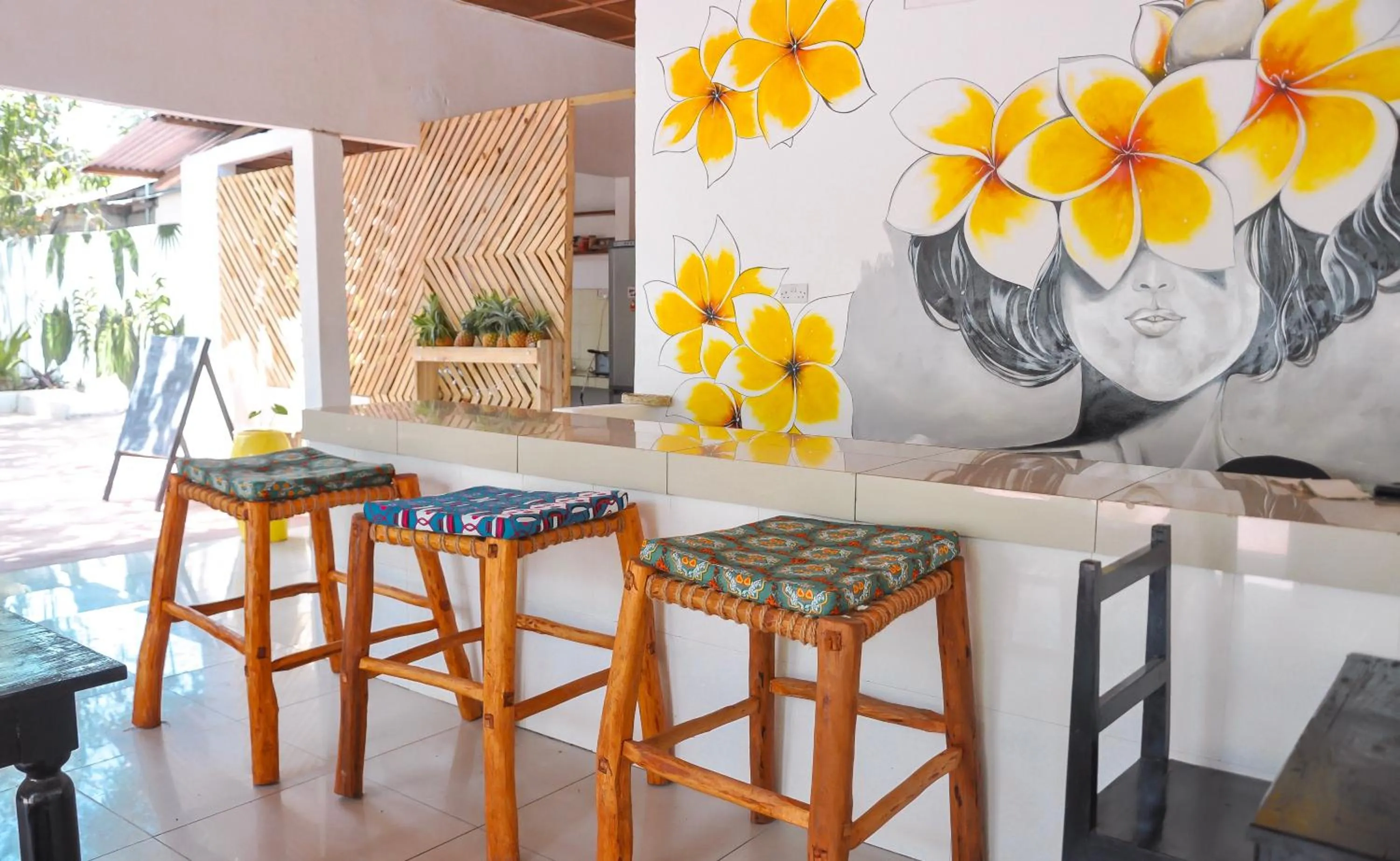 Restaurant/places to eat in Papaya Guest House Nungwi