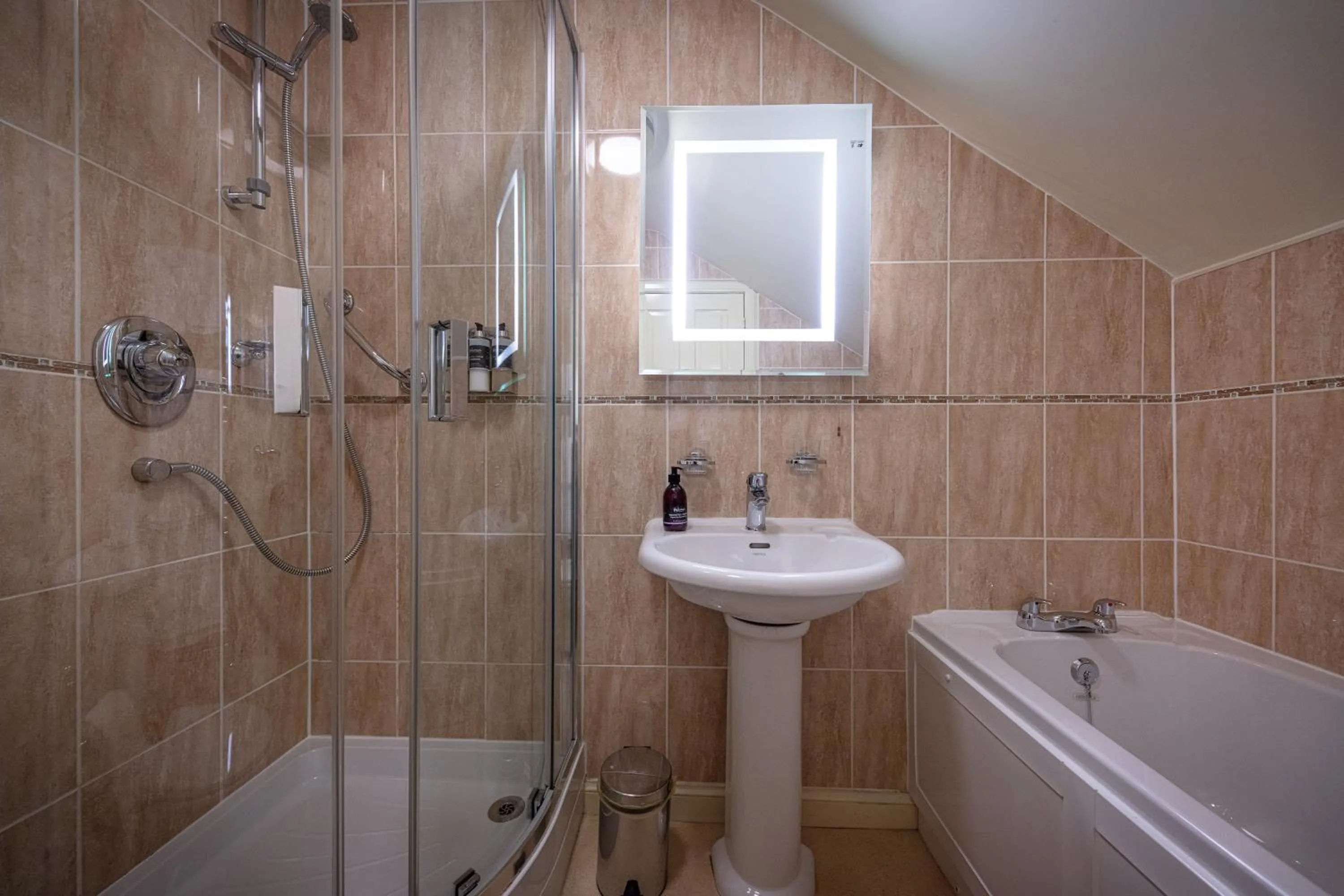 Bathroom in Glengarry Castle Hotel