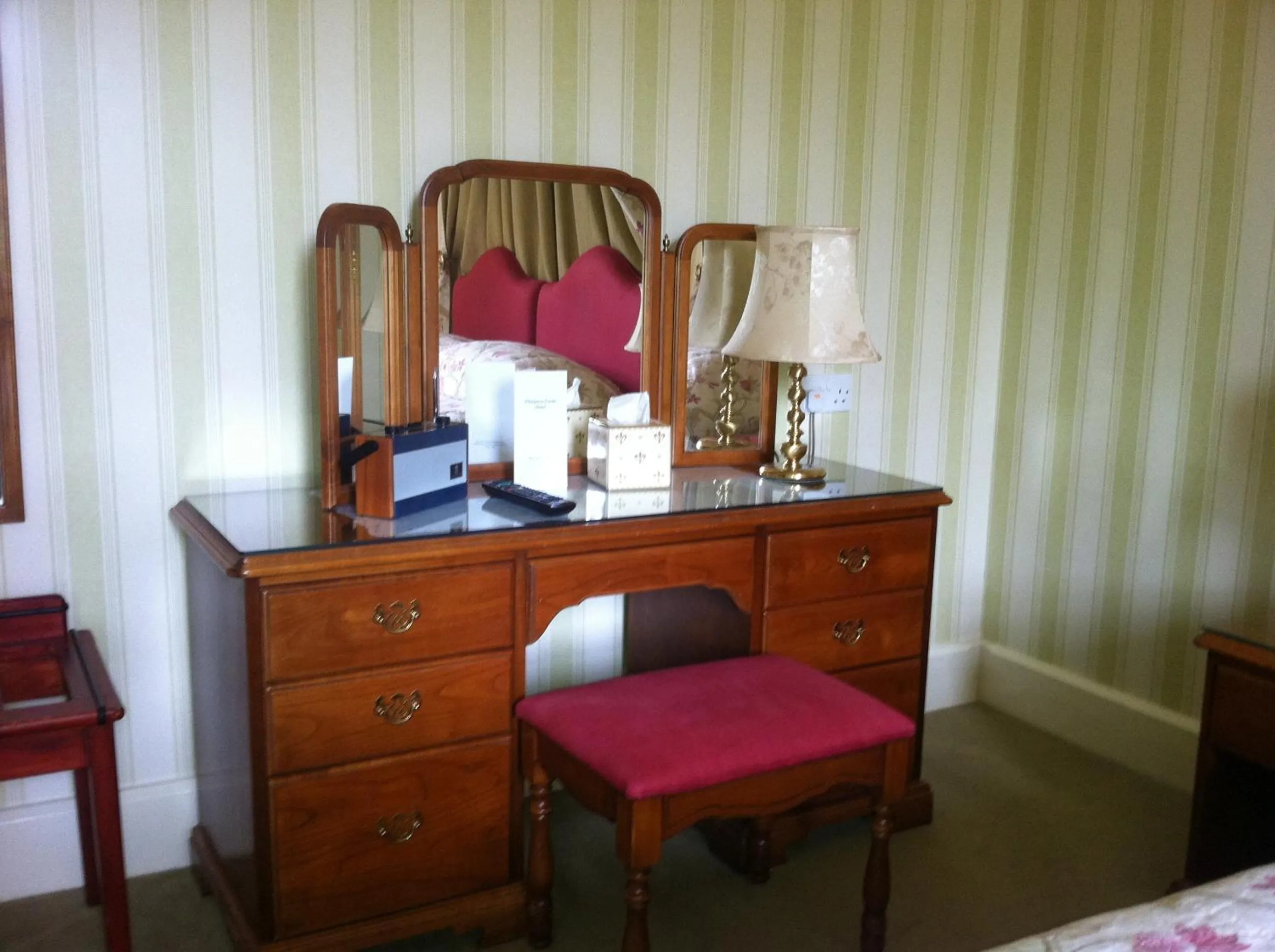 Seating area, Bed in Glengarry Castle Hotel