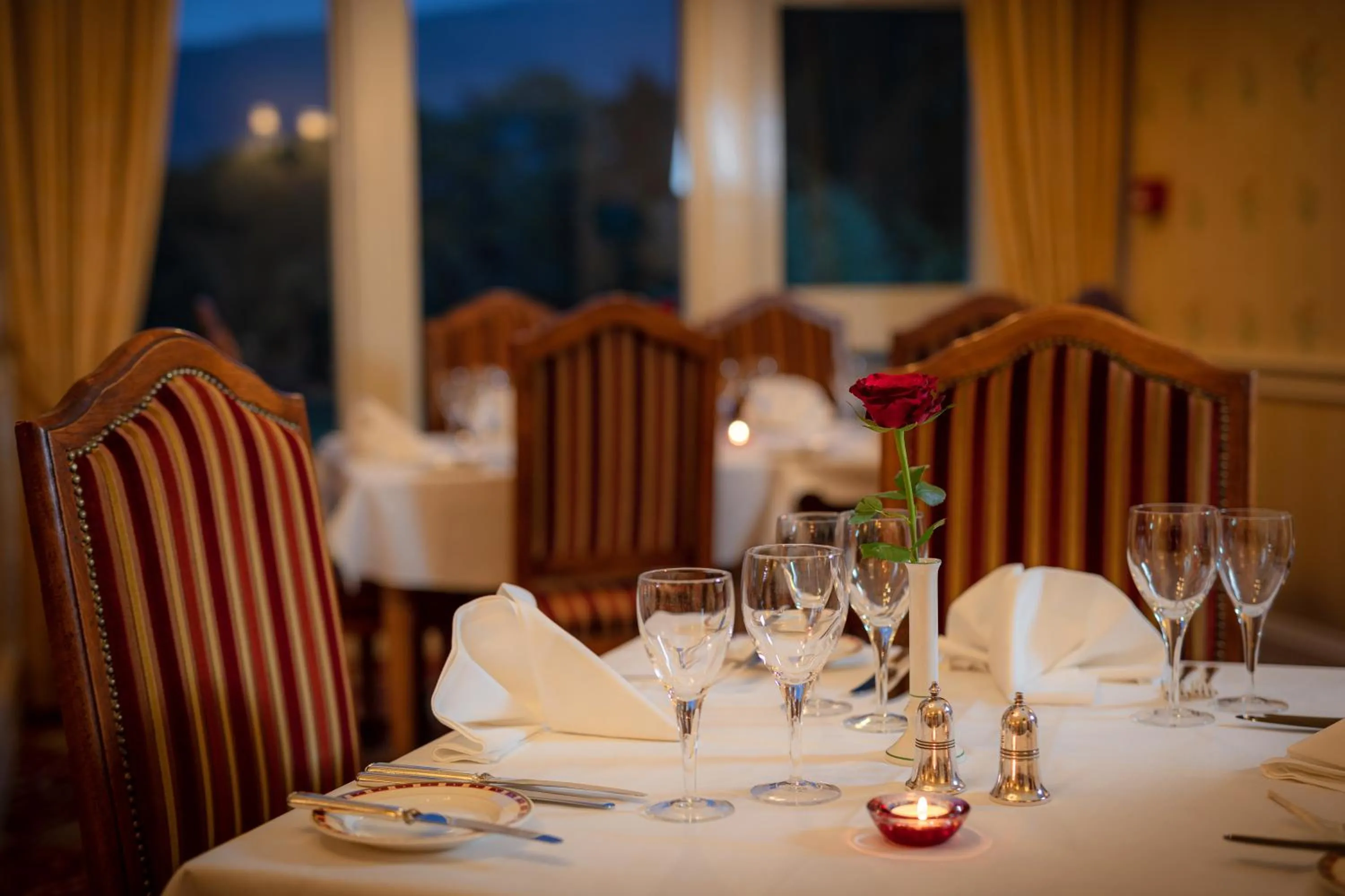 Restaurant/places to eat in Glengarry Castle Hotel