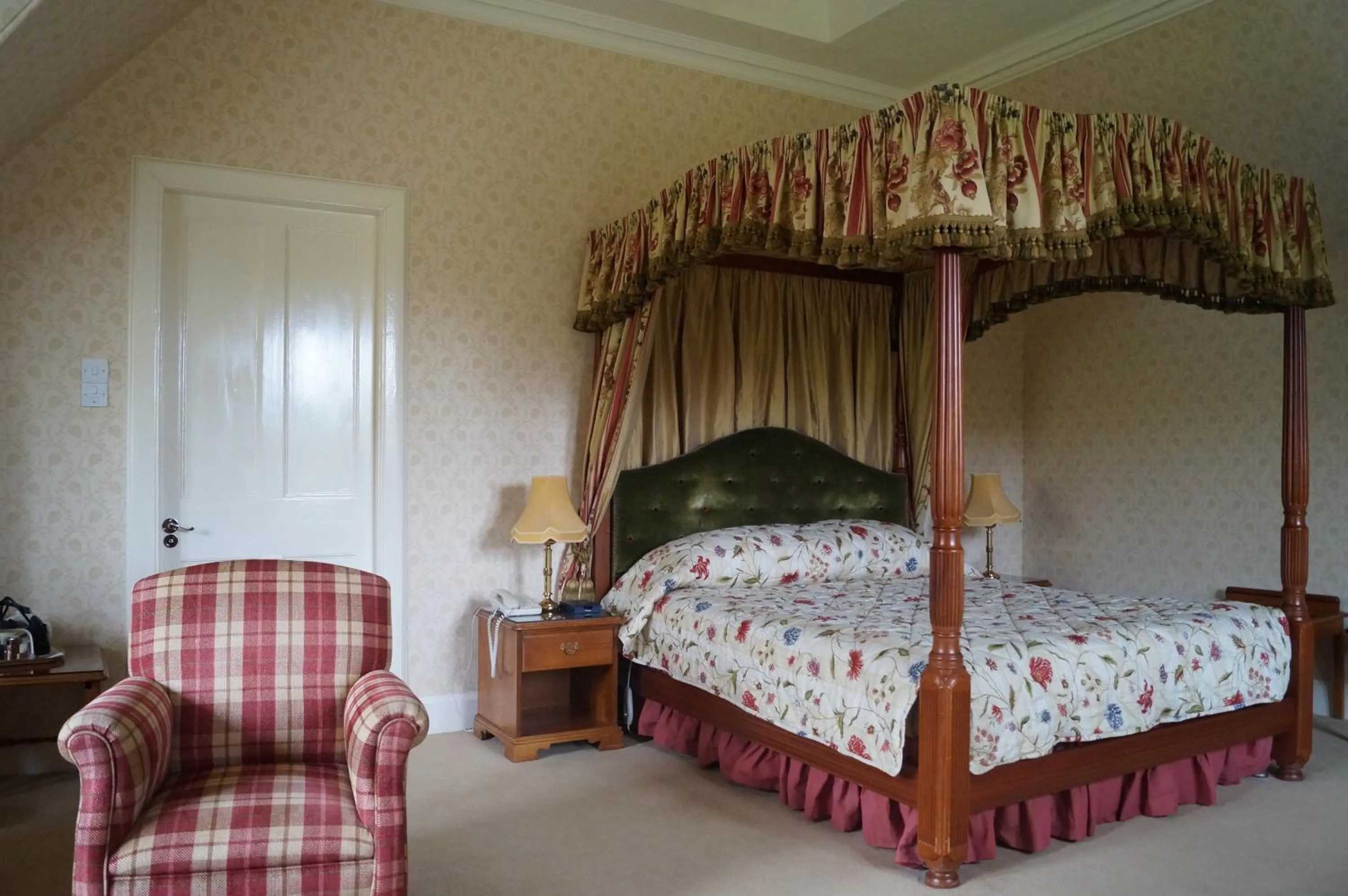 Bed in Glengarry Castle Hotel