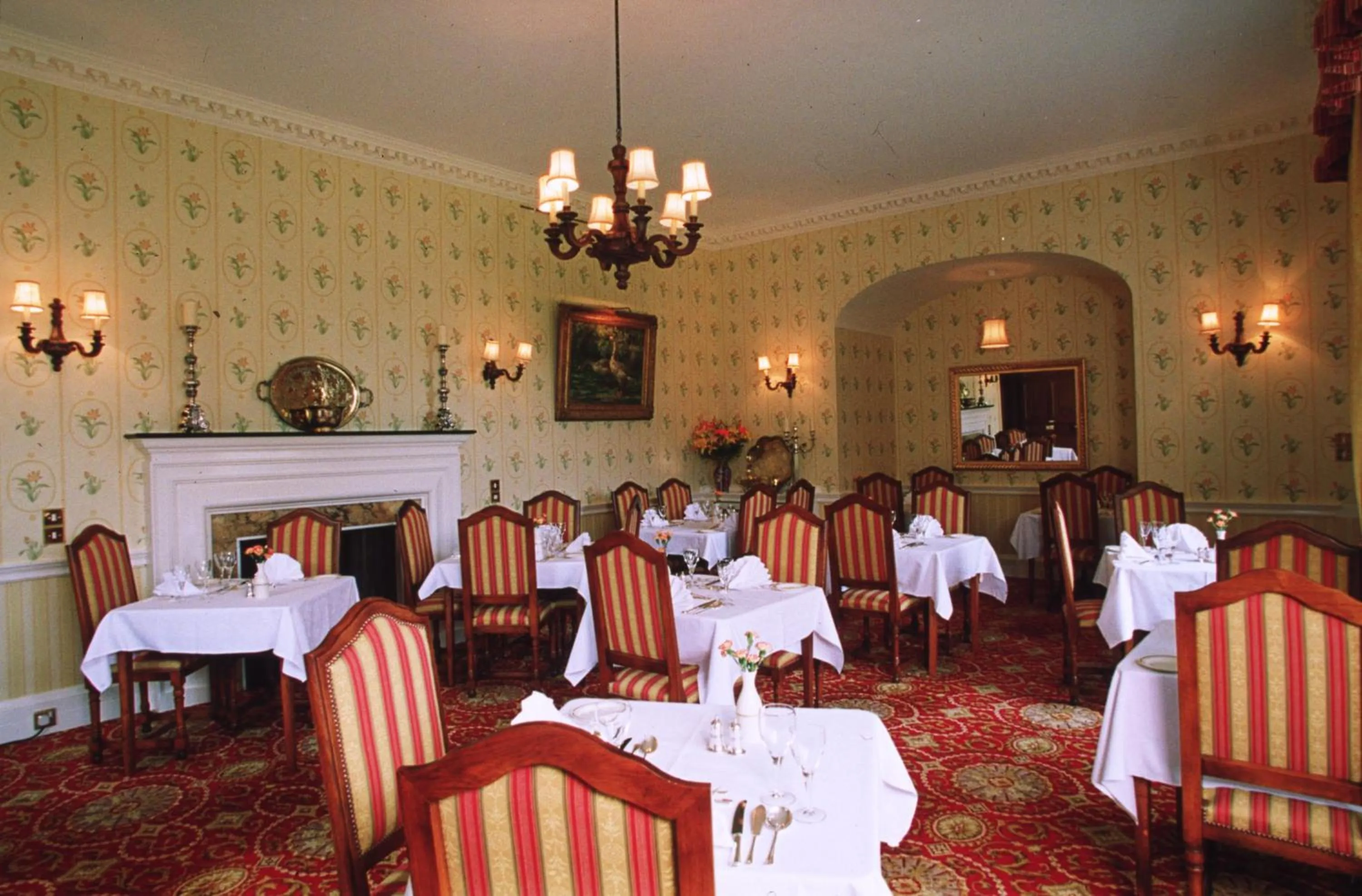 Restaurant/places to eat in Glengarry Castle Hotel
