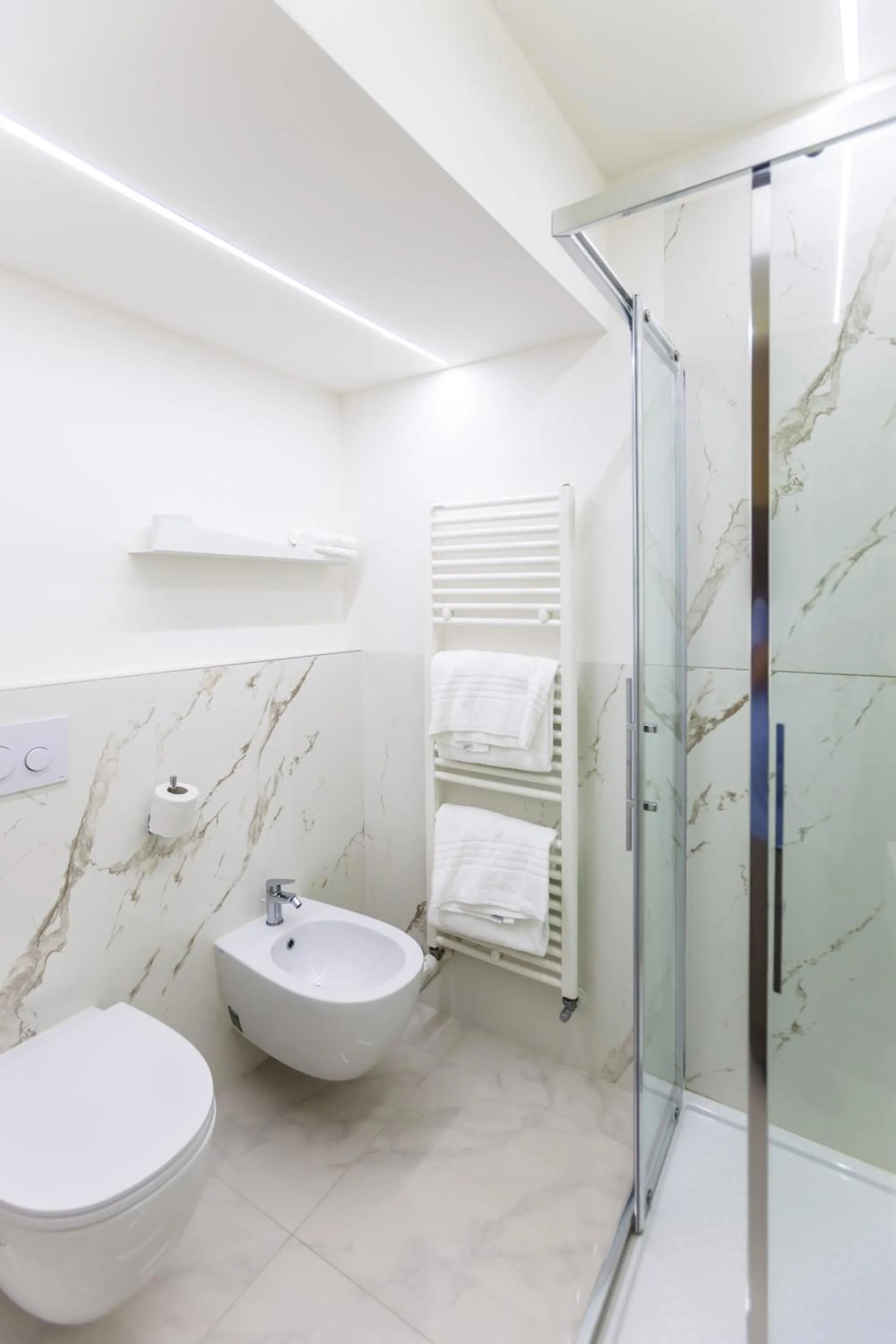 Shower in Cuneo Hotel