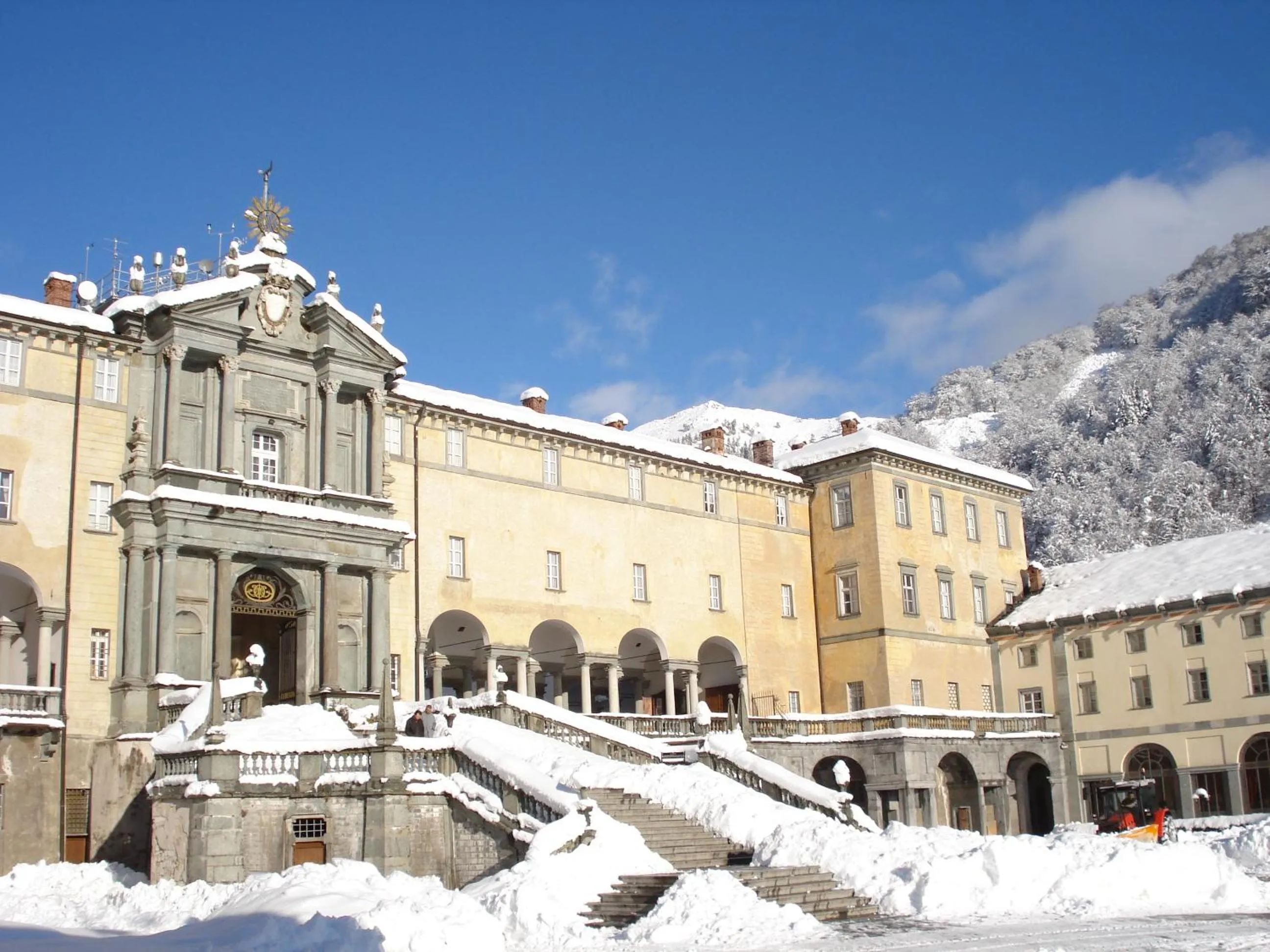 Property building in Santuario di Oropa