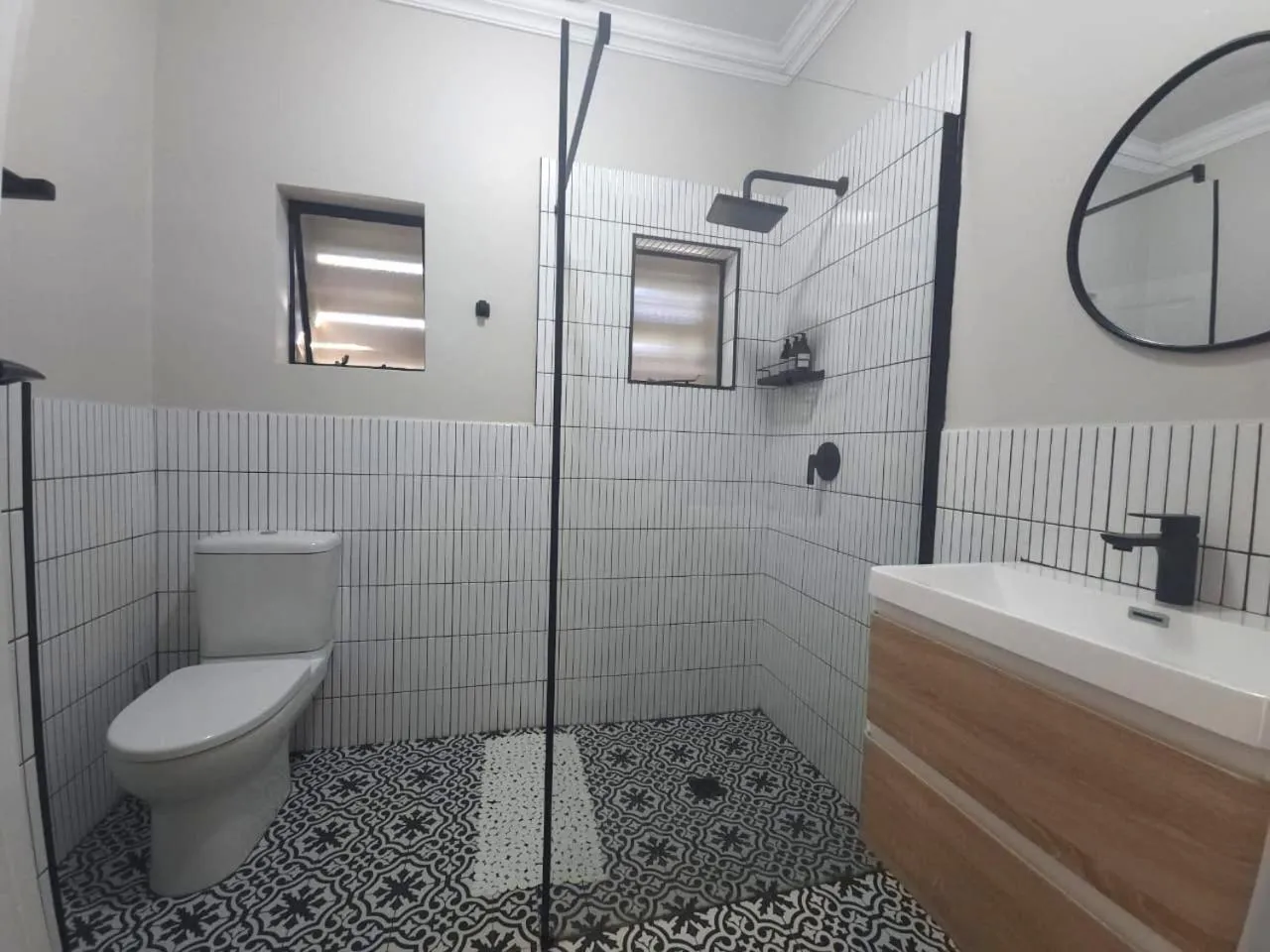 Shower in Arbour1 Guesthouse