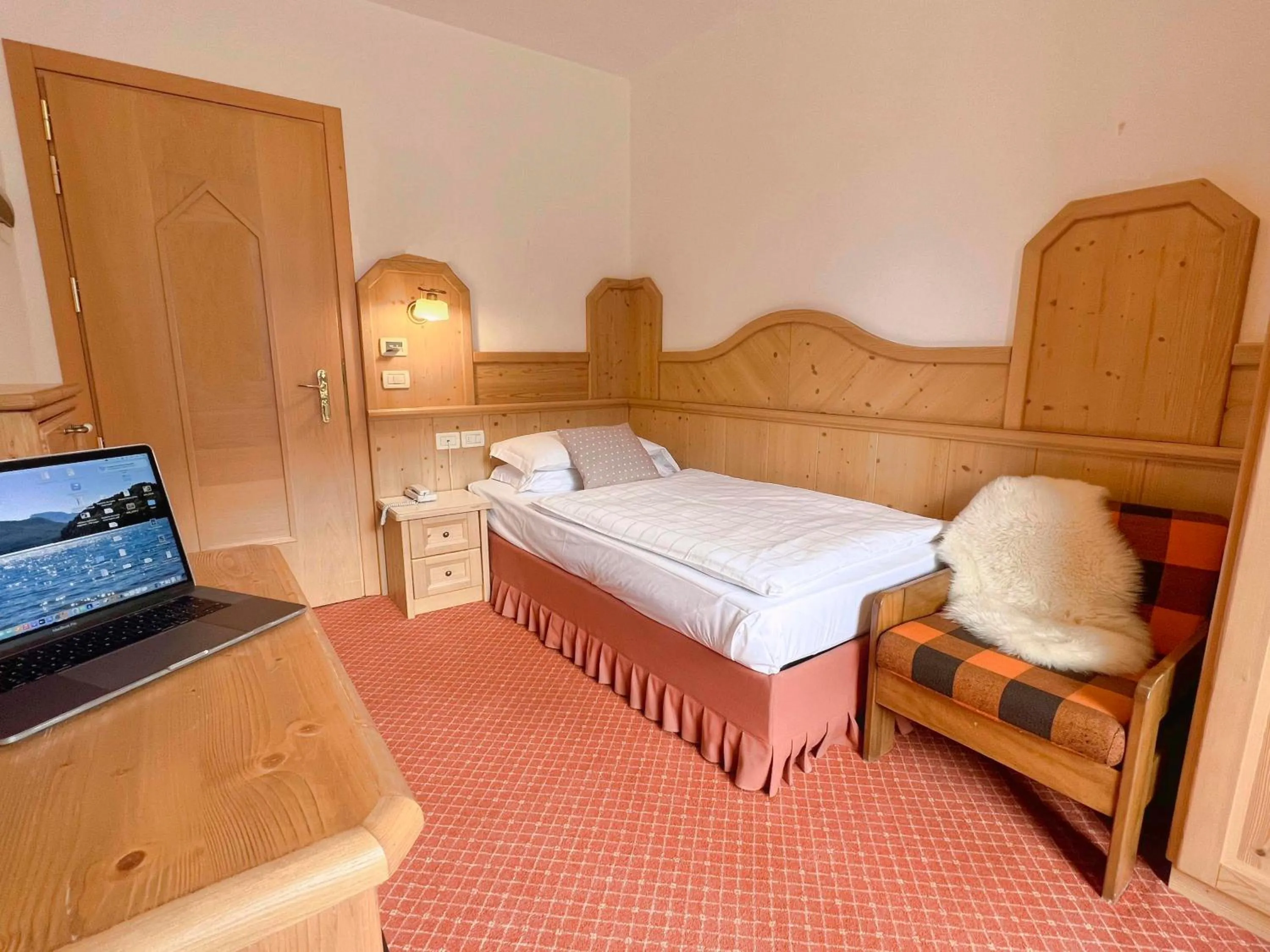 Bed in Alledolomiti Boutique Lake Hotel - Adults friendly