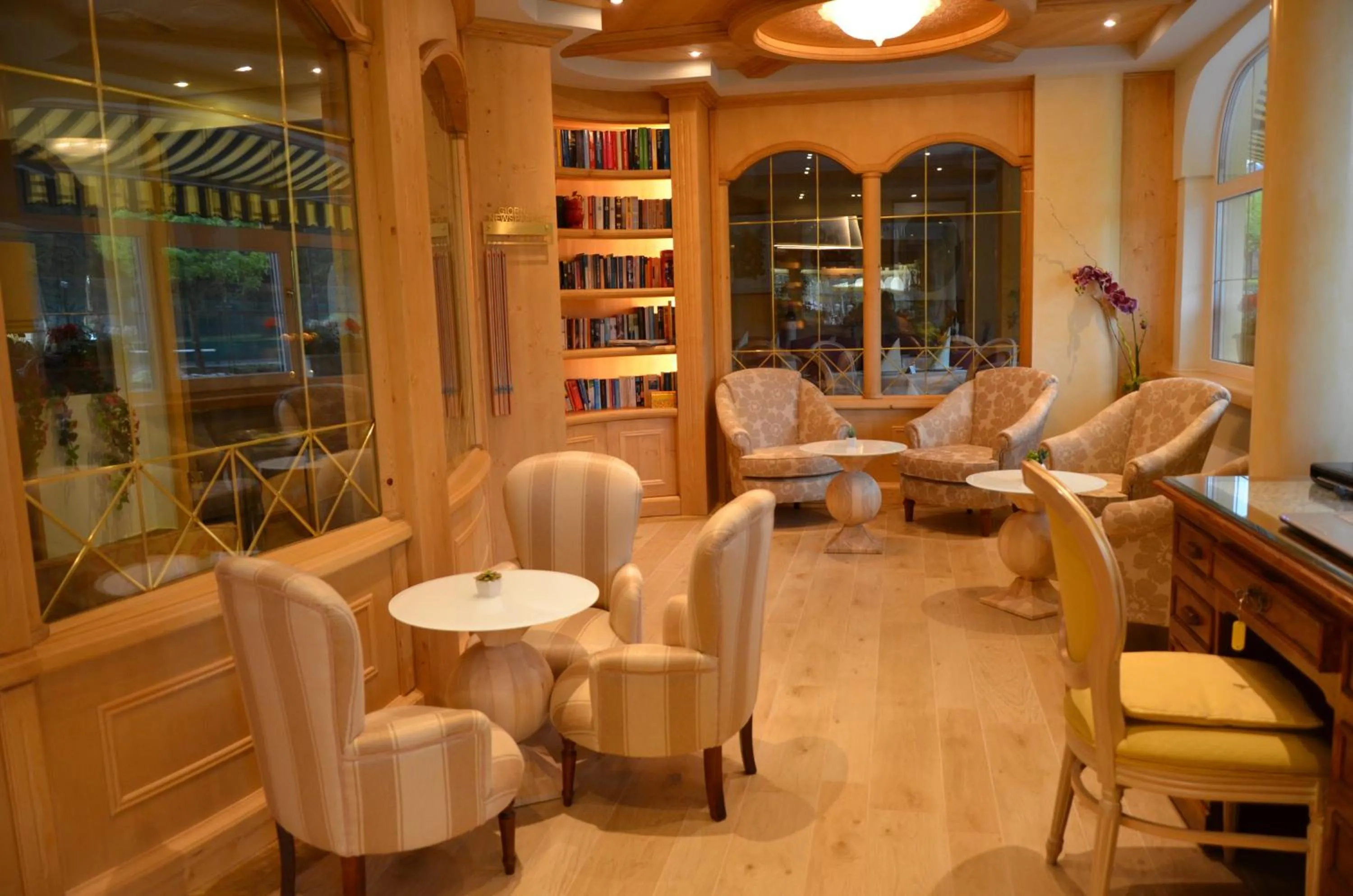 Library in Alledolomiti Boutique Lake Hotel - Adults friendly