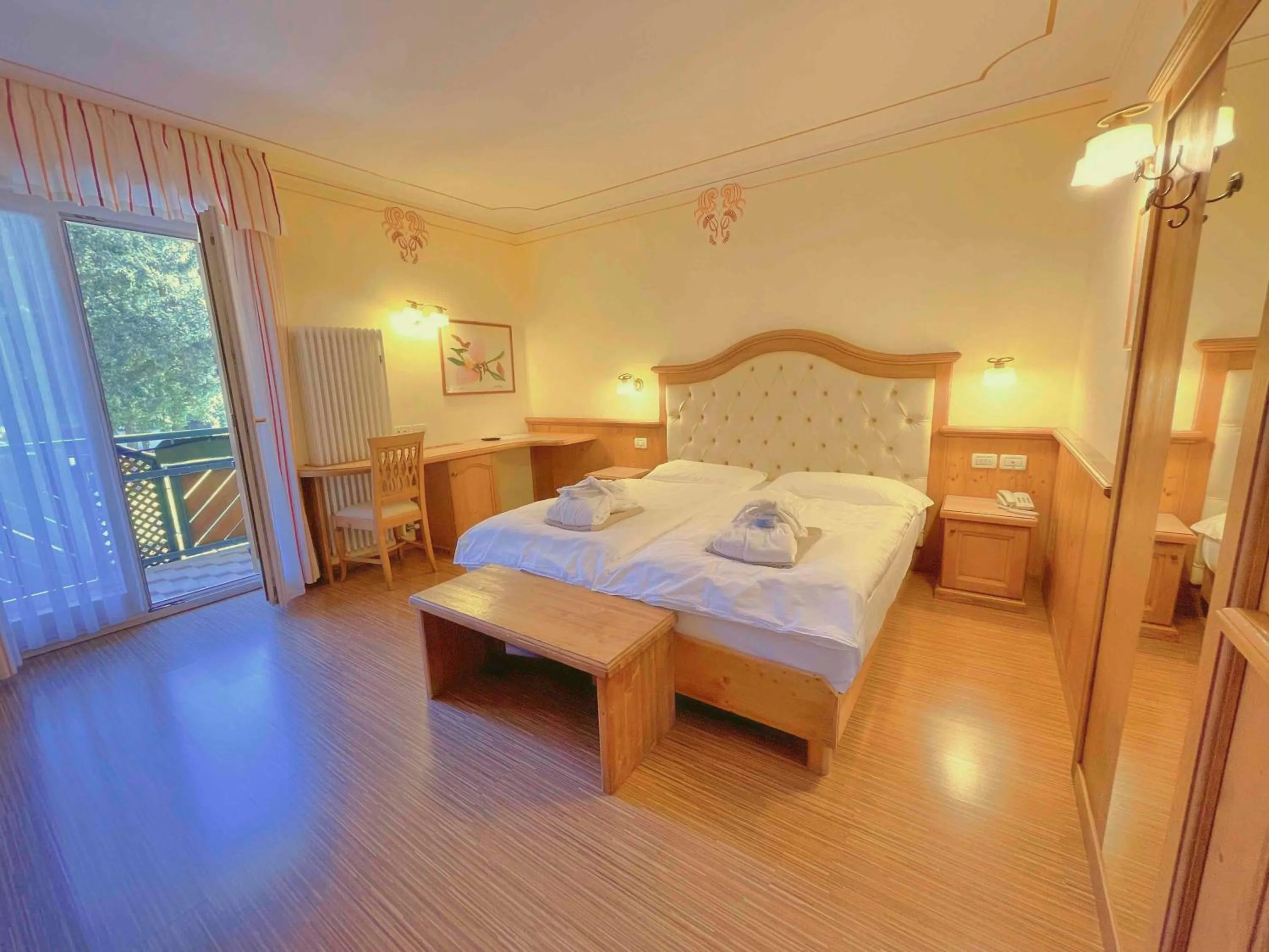 Bed in Alledolomiti Boutique Lake Hotel - Adults friendly
