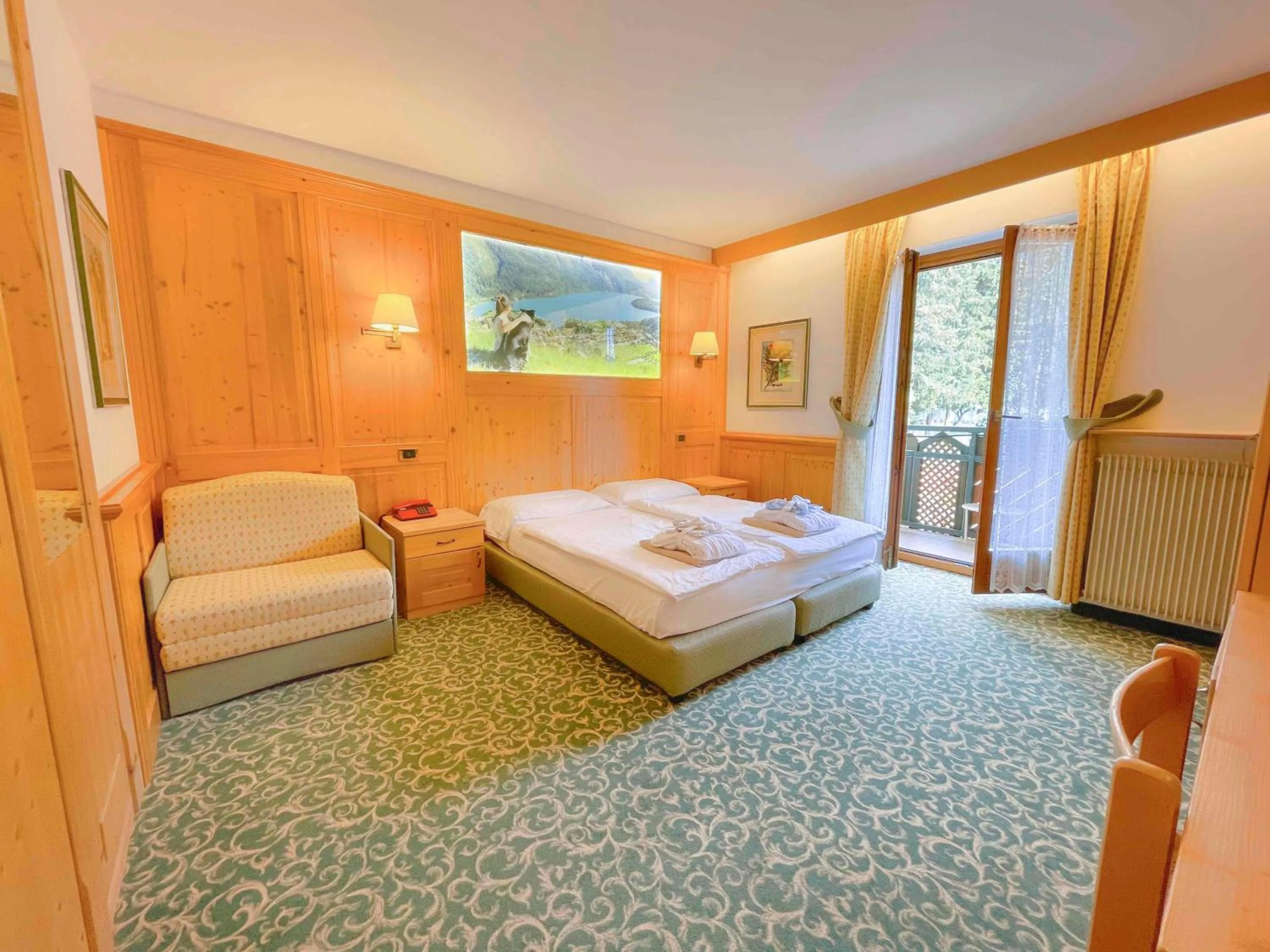Bed in Alledolomiti Boutique Lake Hotel - Adults friendly