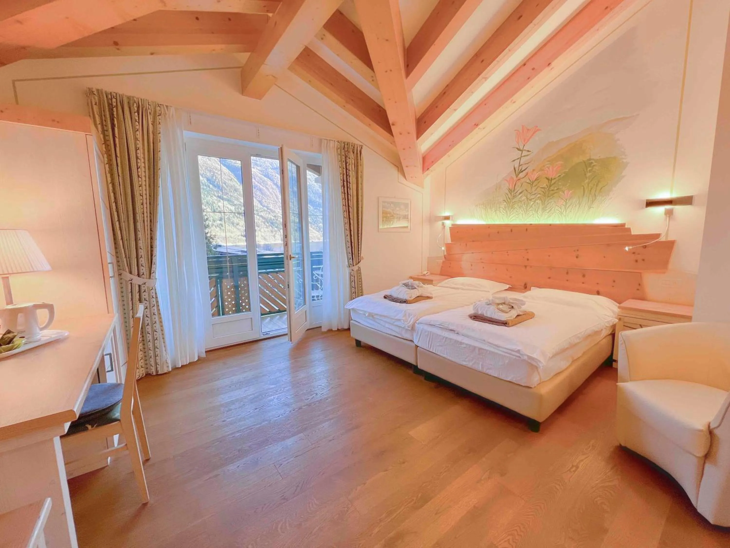 Bed in Alledolomiti Boutique Lake Hotel - Adults friendly