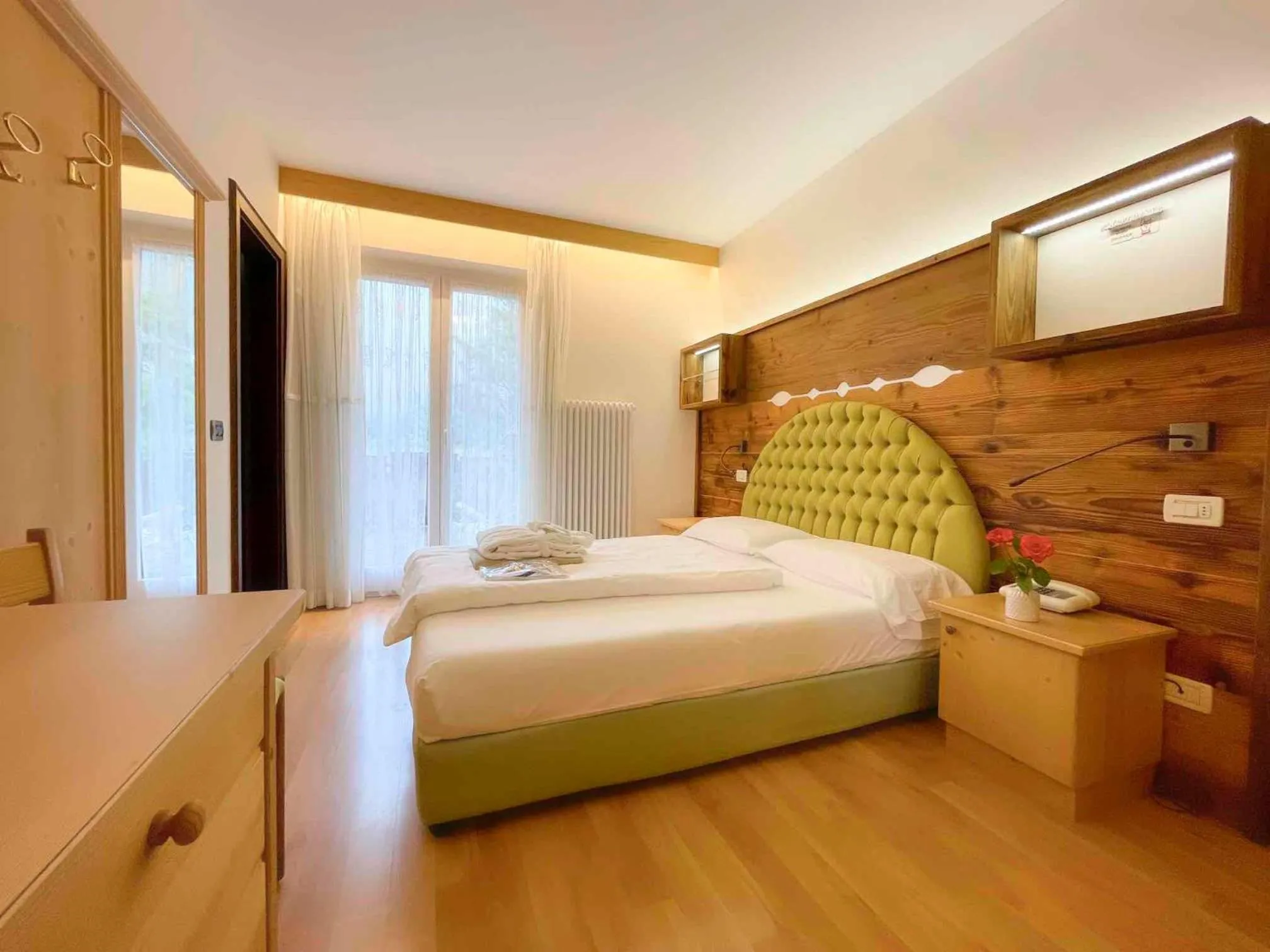 Bed in Alledolomiti Boutique Lake Hotel - Adults friendly