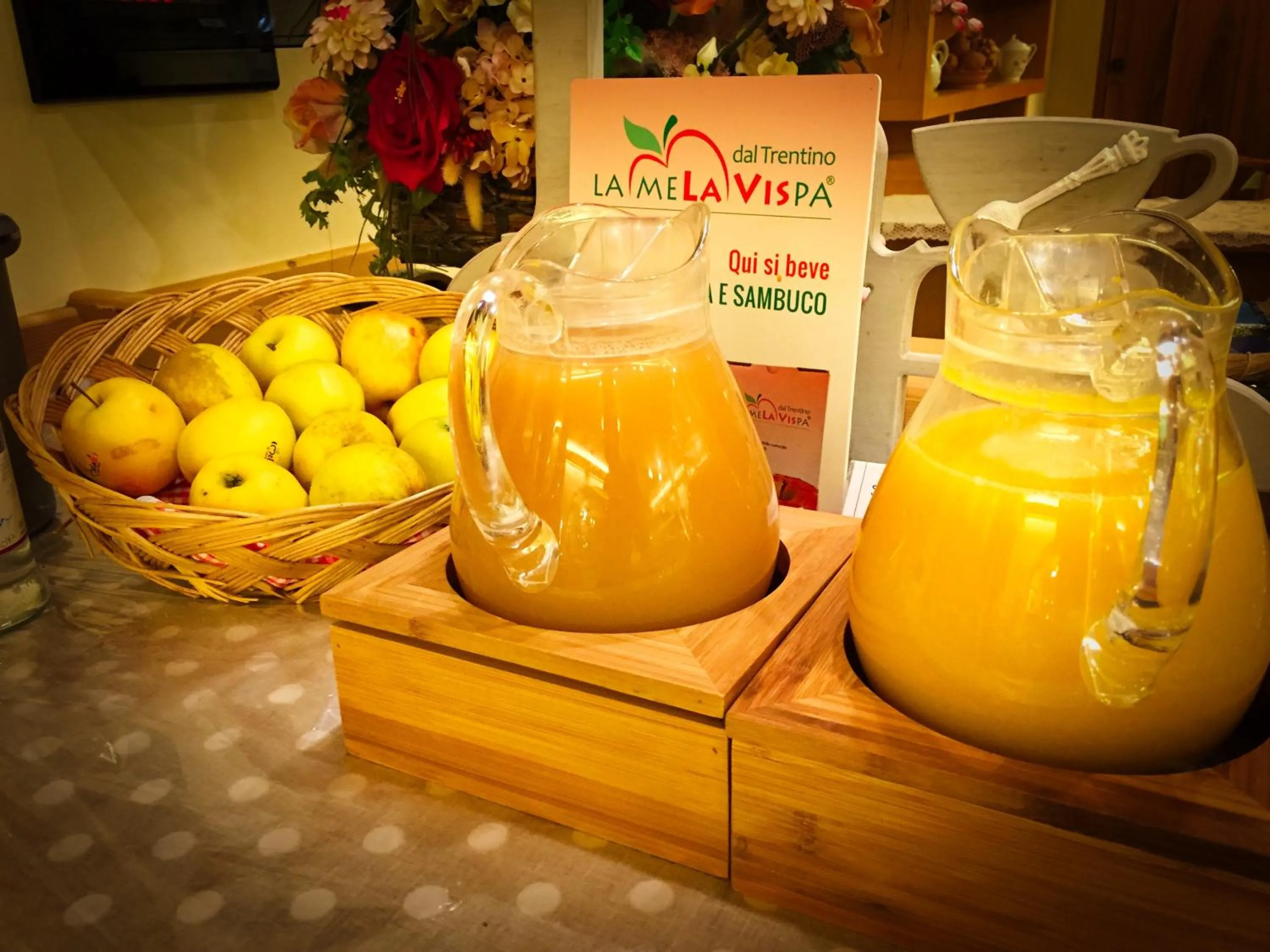Food and drinks in Alledolomiti Boutique Lake Hotel - Adults friendly