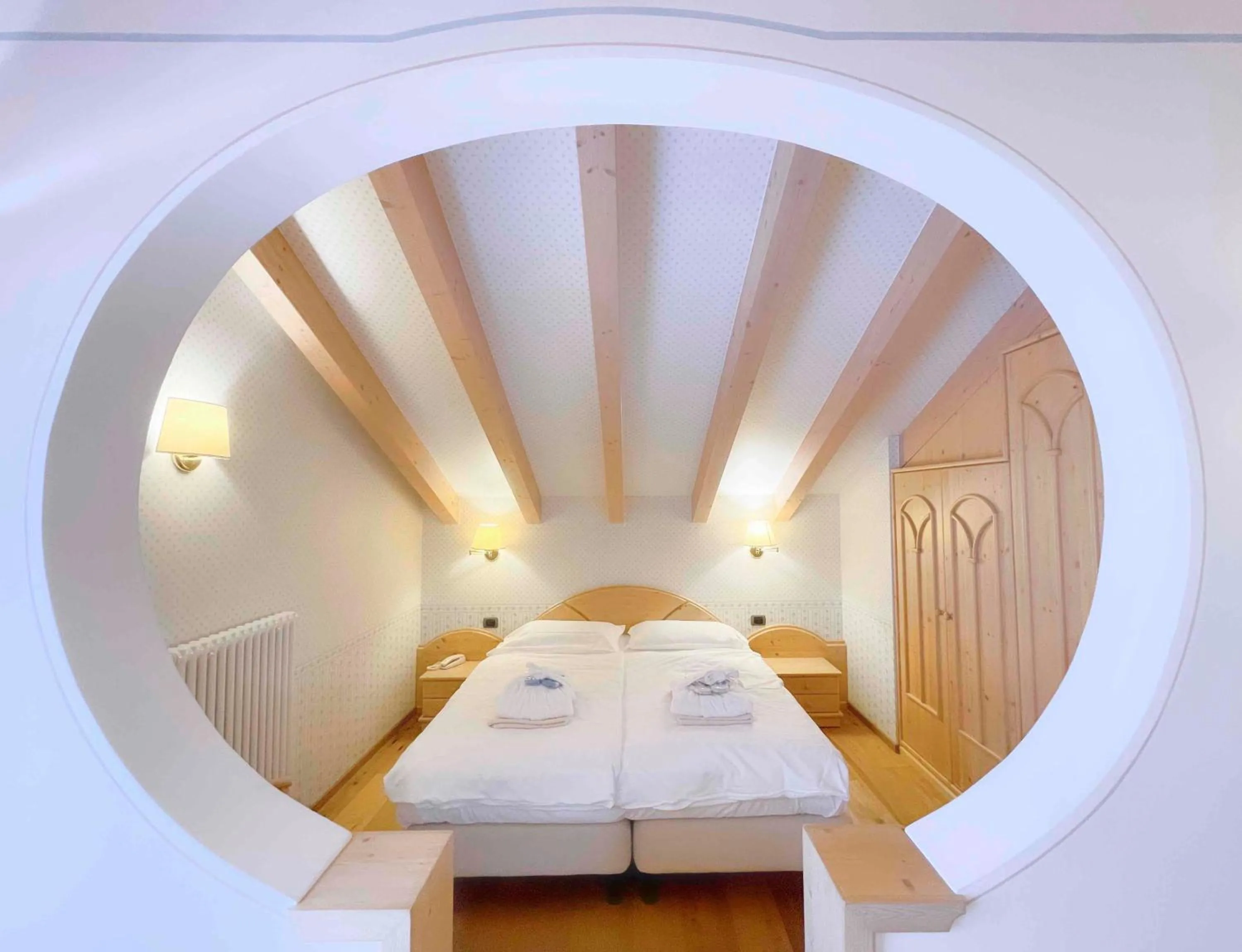 Bed in Alledolomiti Boutique Lake Hotel - Adults friendly