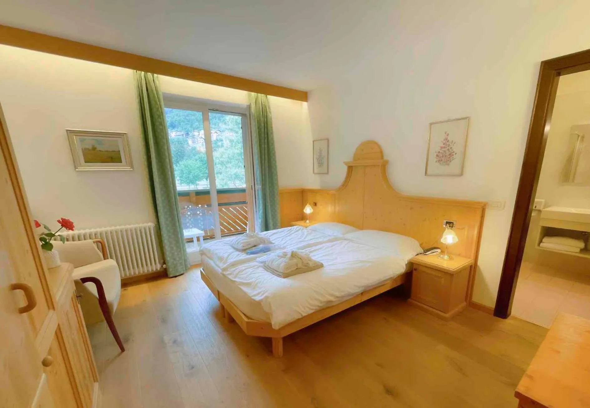 Bed in Alledolomiti Boutique Lake Hotel - Adults friendly