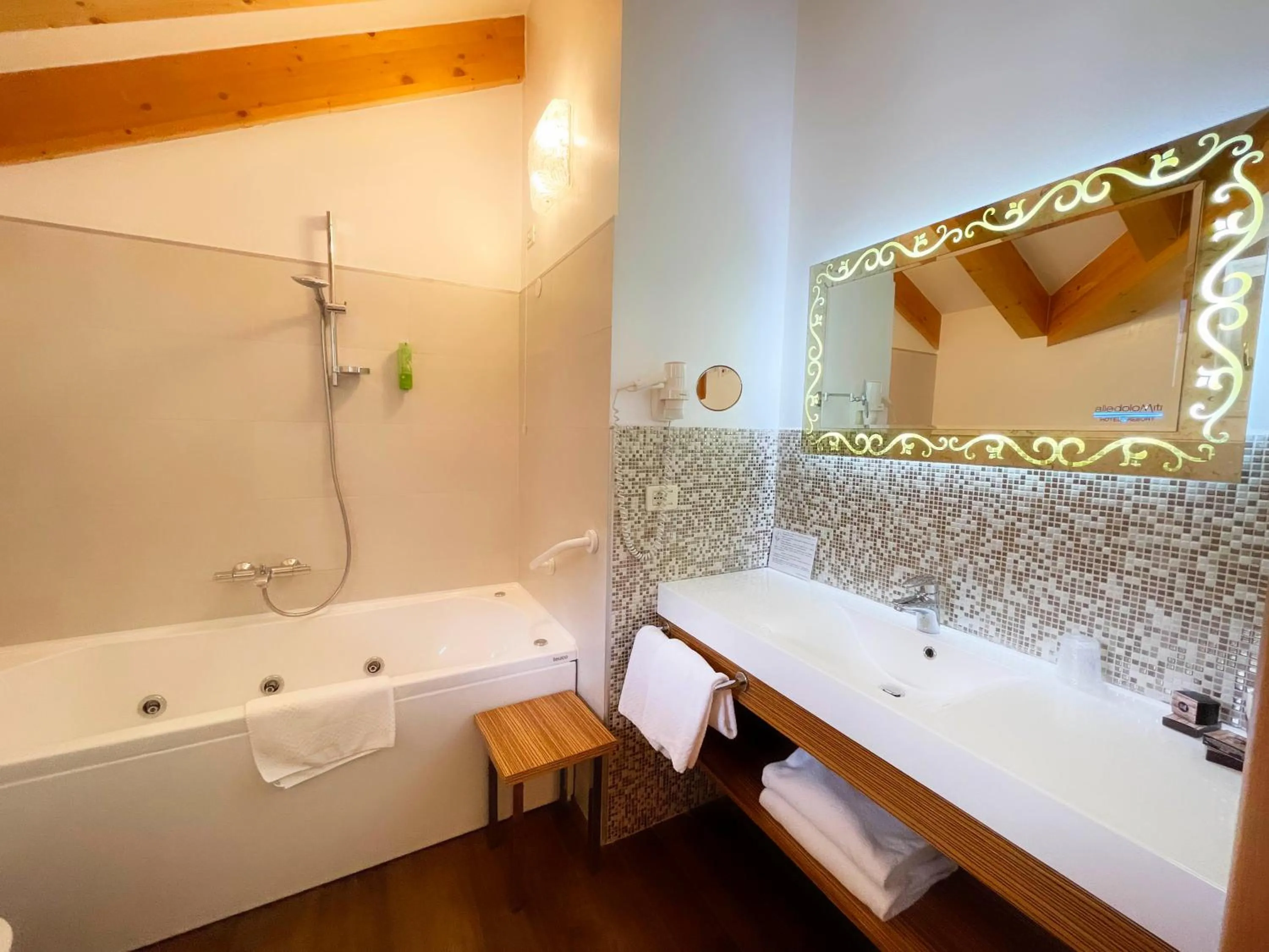 Hot Tub in Alledolomiti Boutique Lake Hotel - Adults friendly