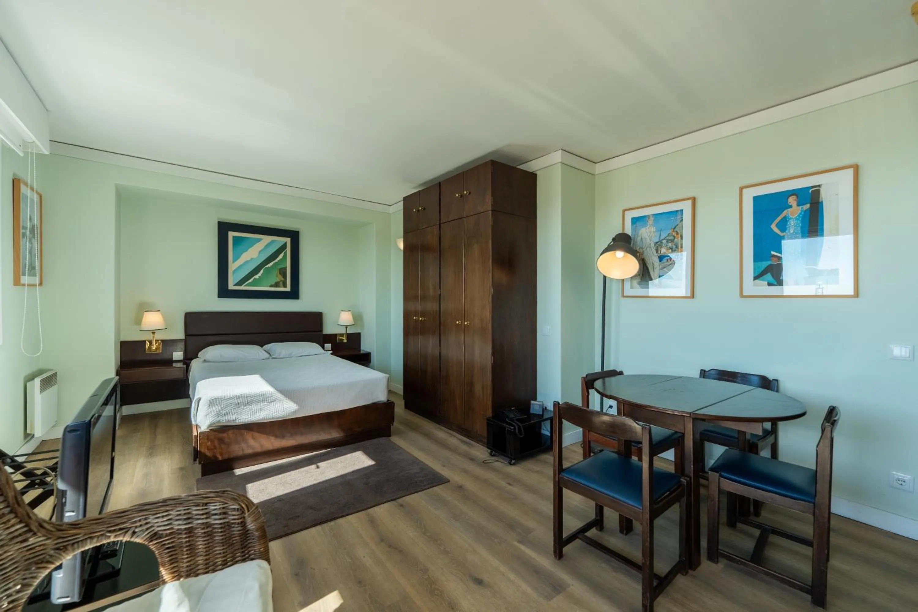 Bedroom, Bed in Hotel Apartamento Solverde