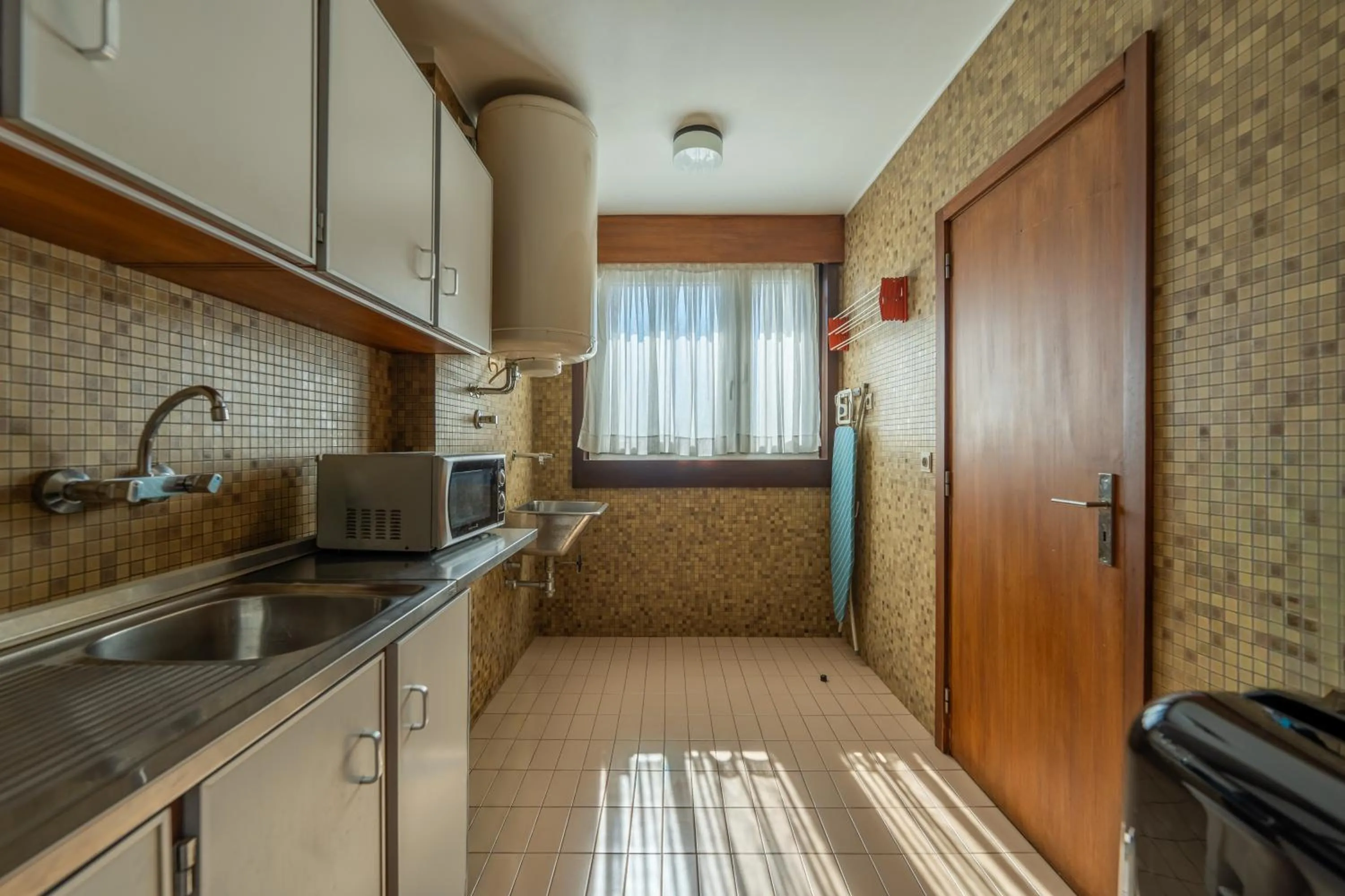 kitchen in Hotel Apartamento Solverde