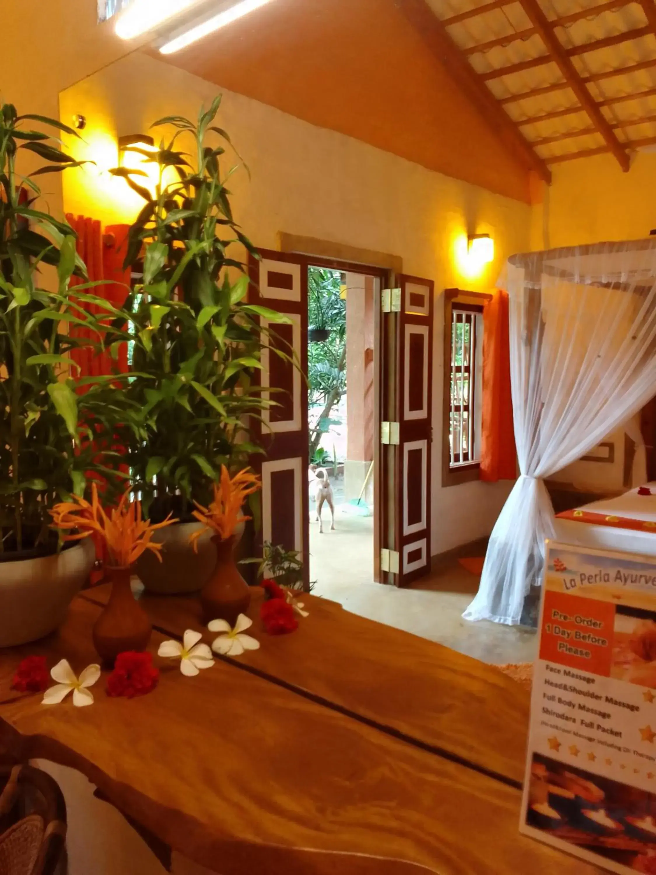 Deluxe Queen Room in La Perla Bentota Deluxe Queen Room in La Perla Bentota
