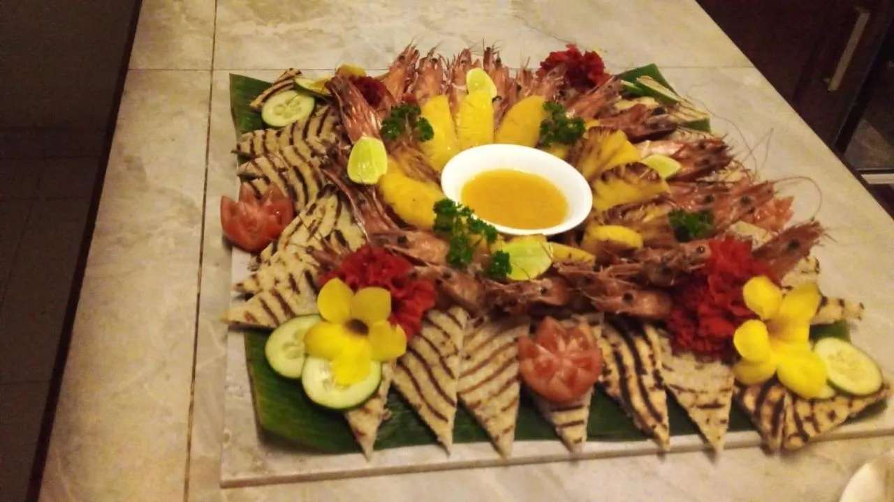 Restaurant/places to eat in La Perla Bentota