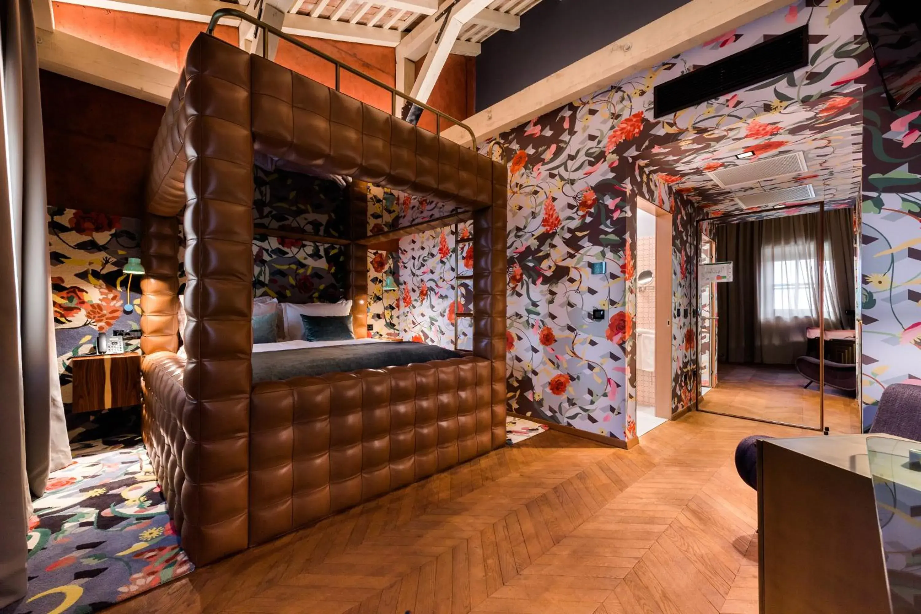 bunk bed in Winery & Design hotel ROXANICH bunk bed in Winery & Design hotel ROXANICH