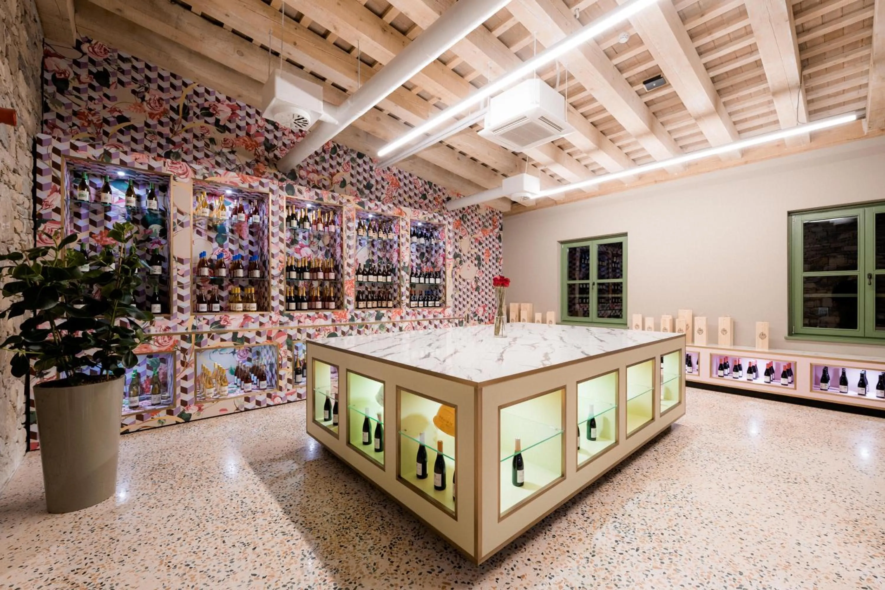 On-site shops in Winery & Design hotel ROXANICH