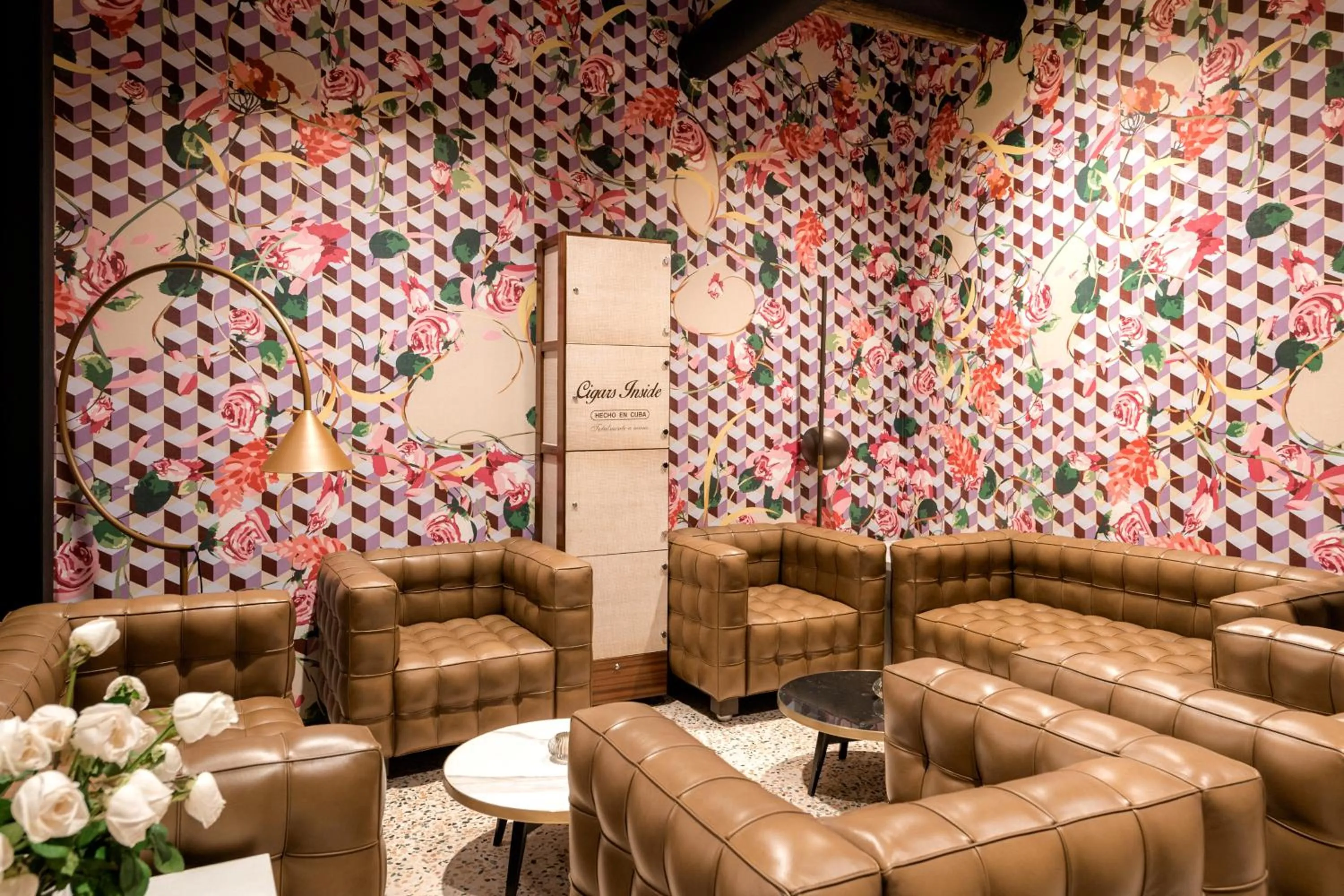 Lounge or bar in Winery & Design hotel ROXANICH