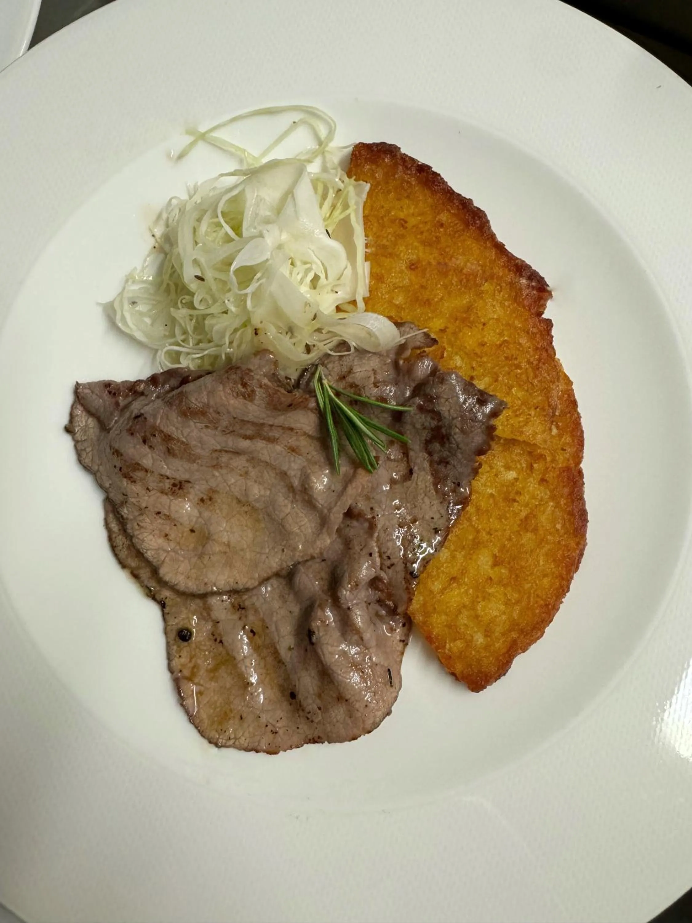 Restaurant/places to eat in Flos Hotel