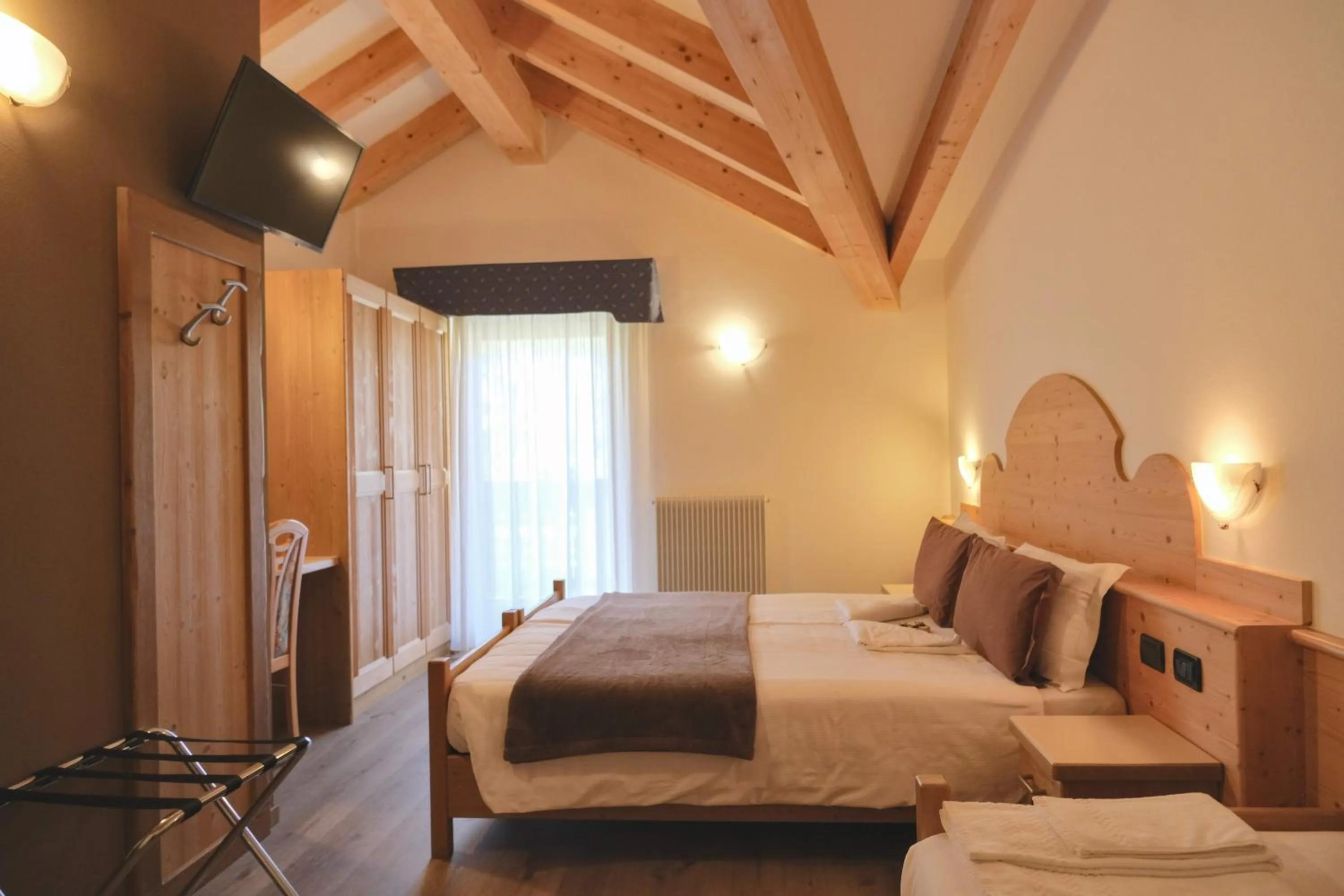 Bedroom, Bed in Flos Hotel