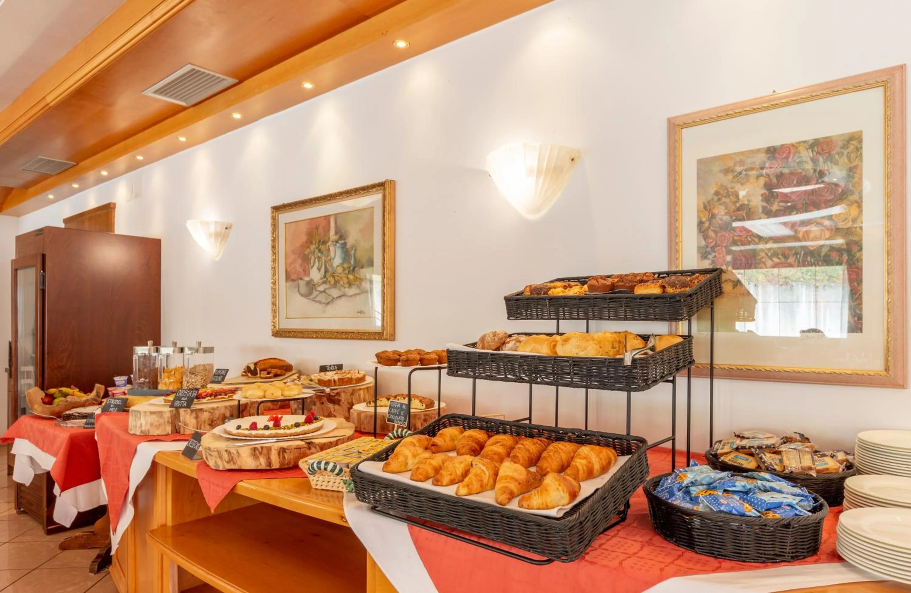 Breakfast in Flos Hotel