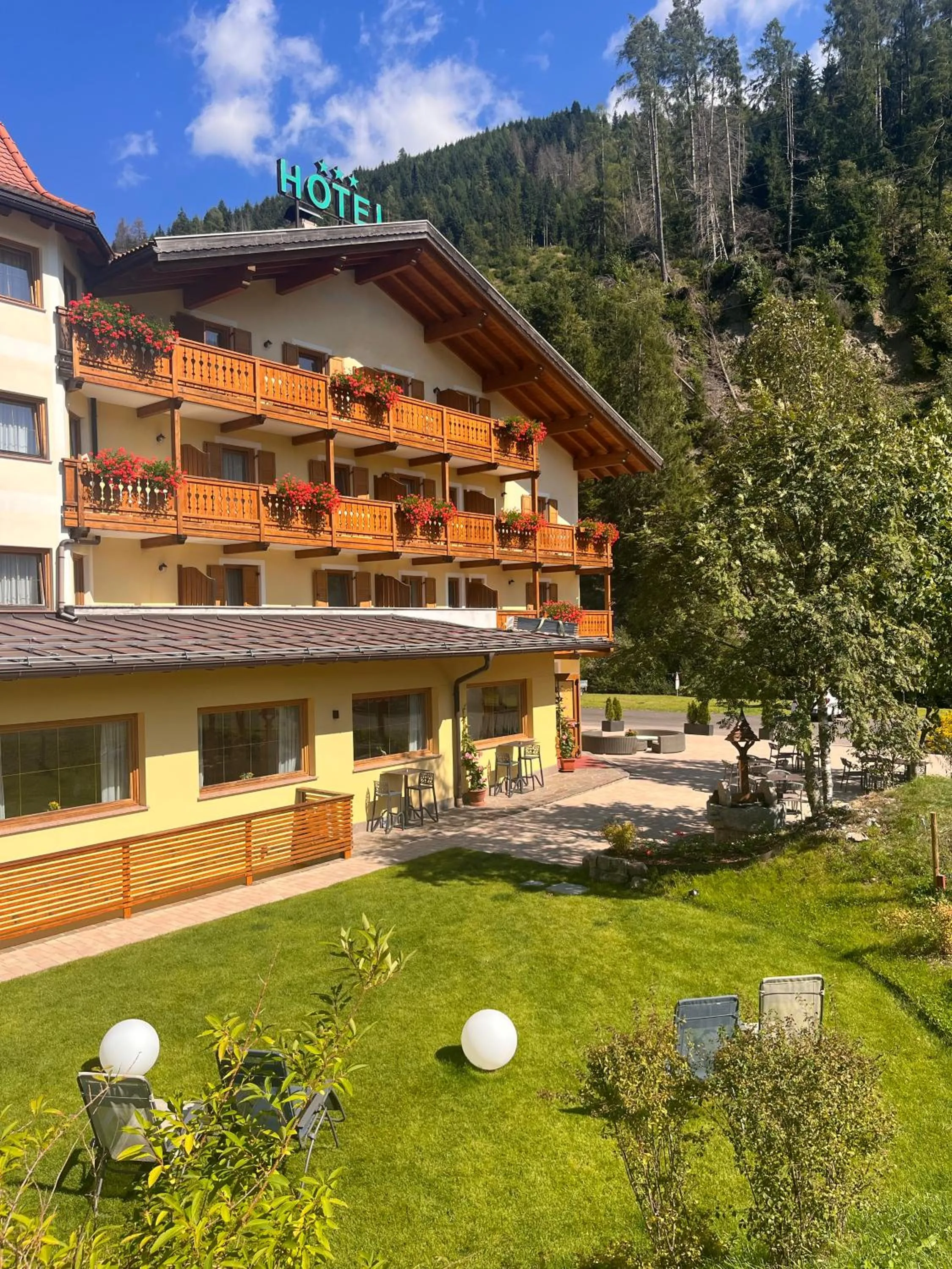 Property building in Flos Hotel