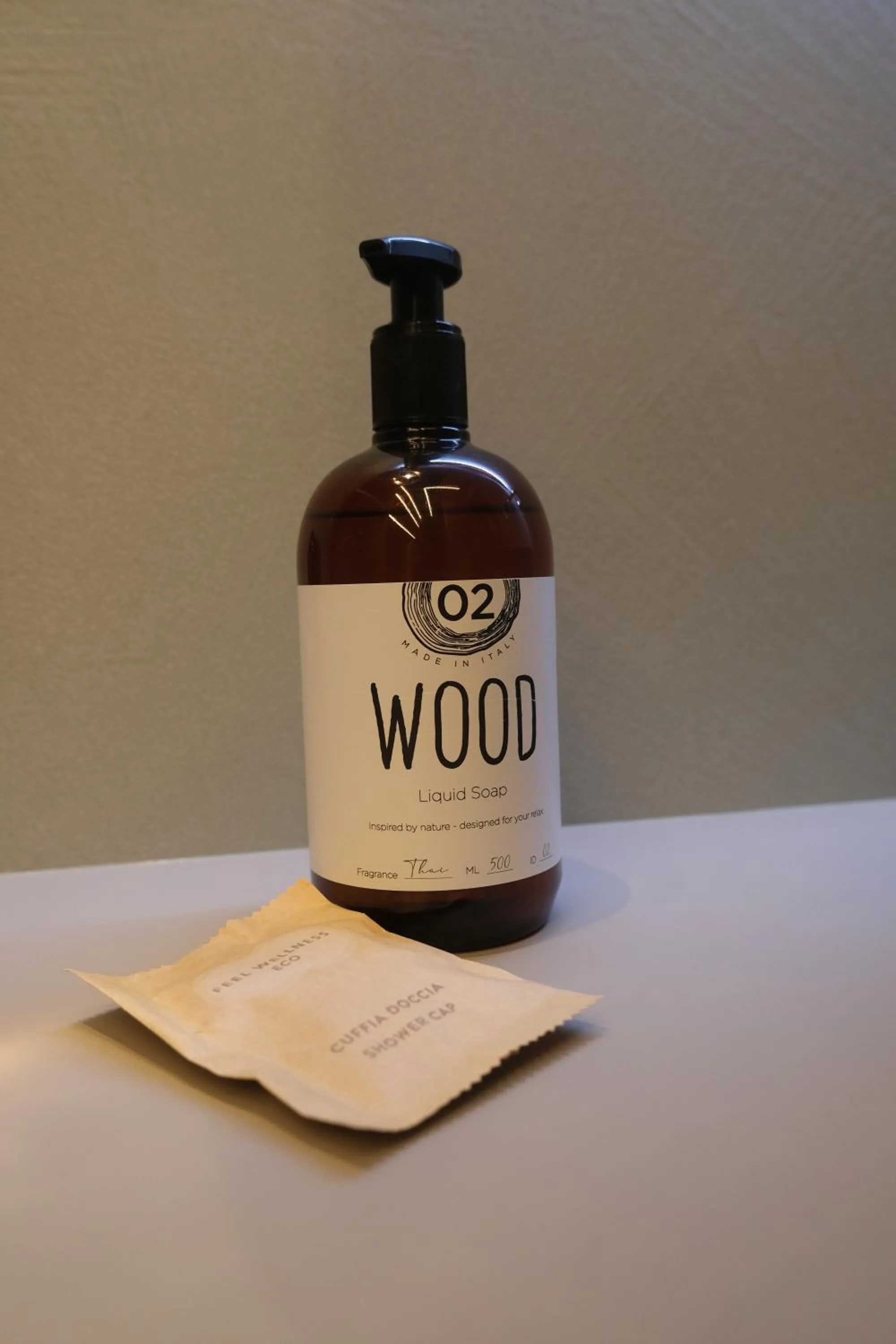 Bathroom in Flos Hotel