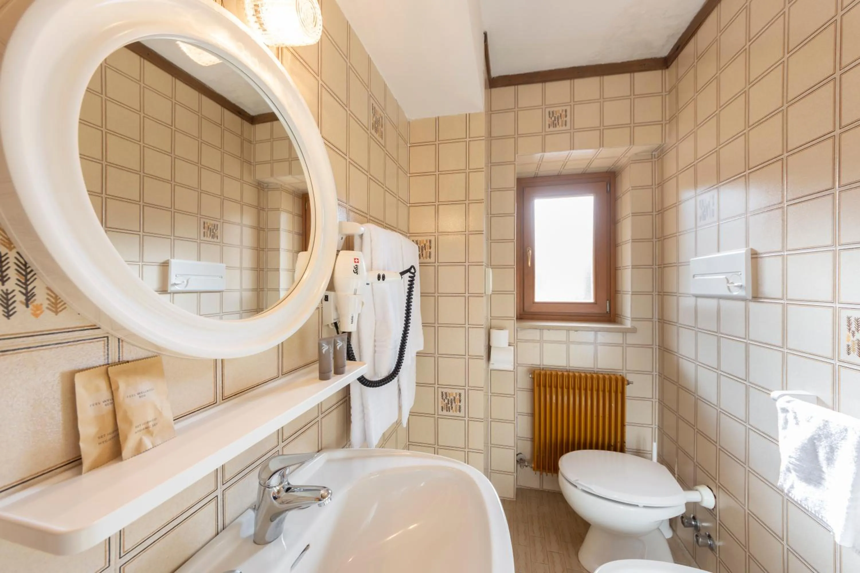 Bathroom in Flos Hotel