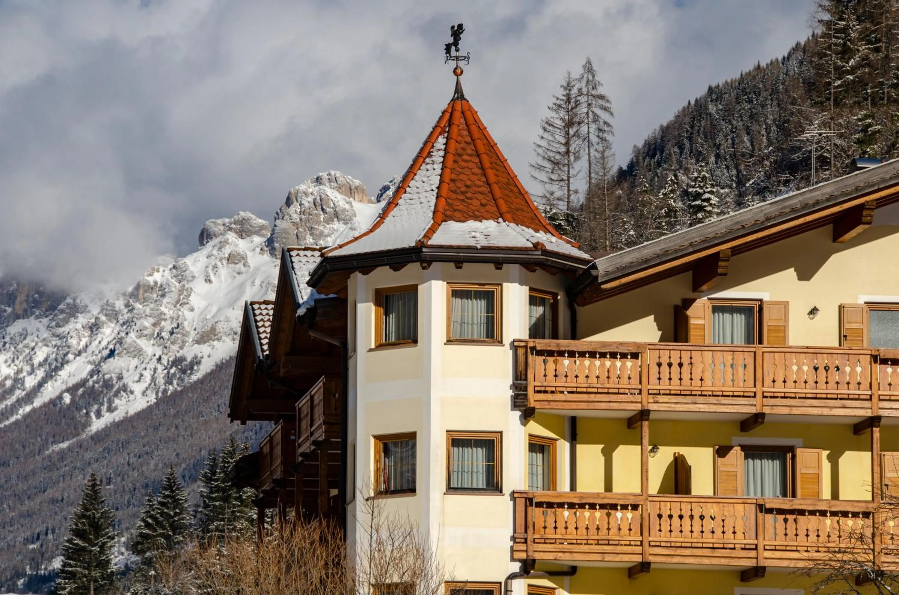 Property building in Flos Hotel