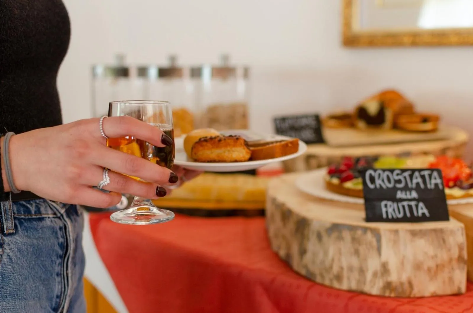 Buffet breakfast in Flos Hotel