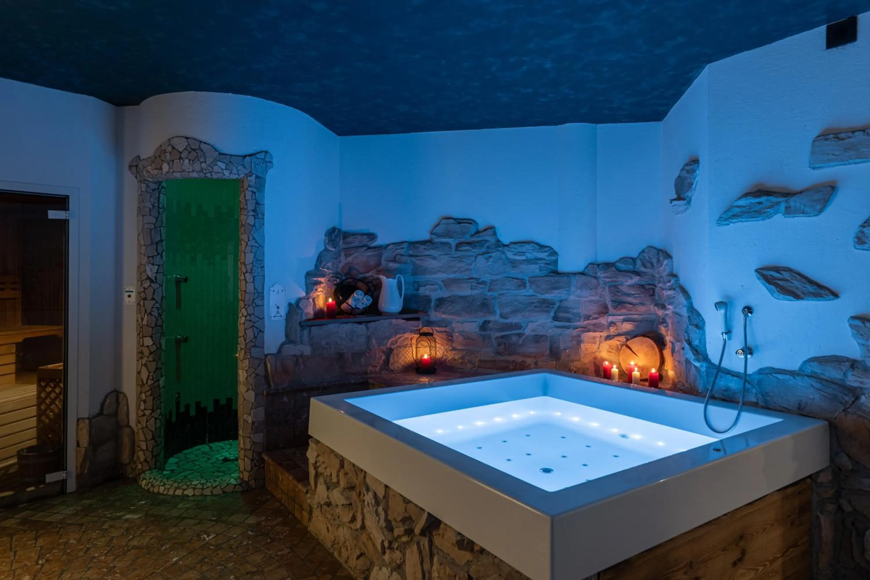 Spa and wellness centre/facilities in Flos Hotel