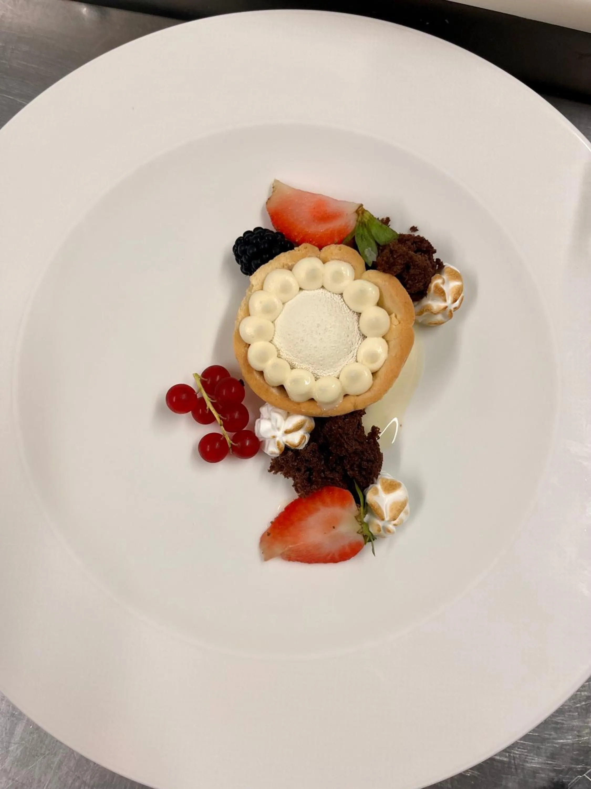 Restaurant/places to eat in Flos Hotel