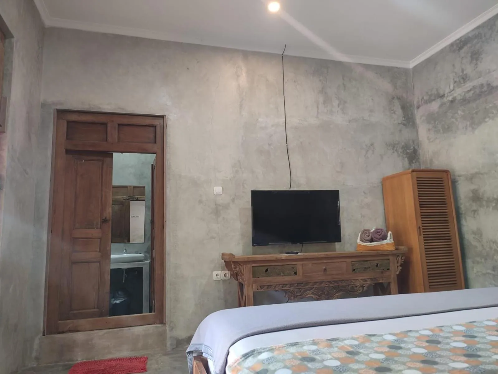 TV and multimedia, Bed in Watukarung Ristu Homestay