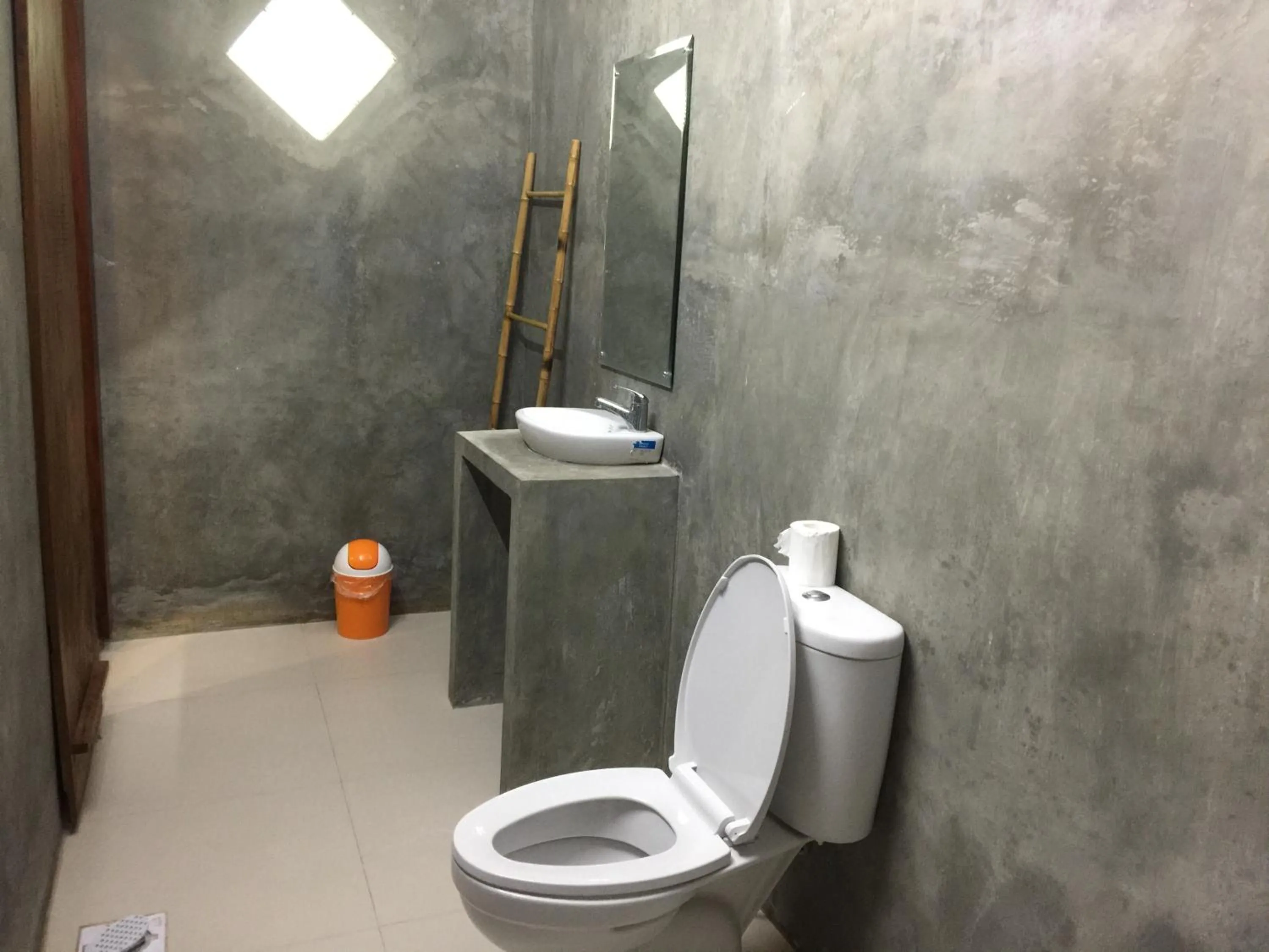 Bathroom in Watukarung Ristu Homestay